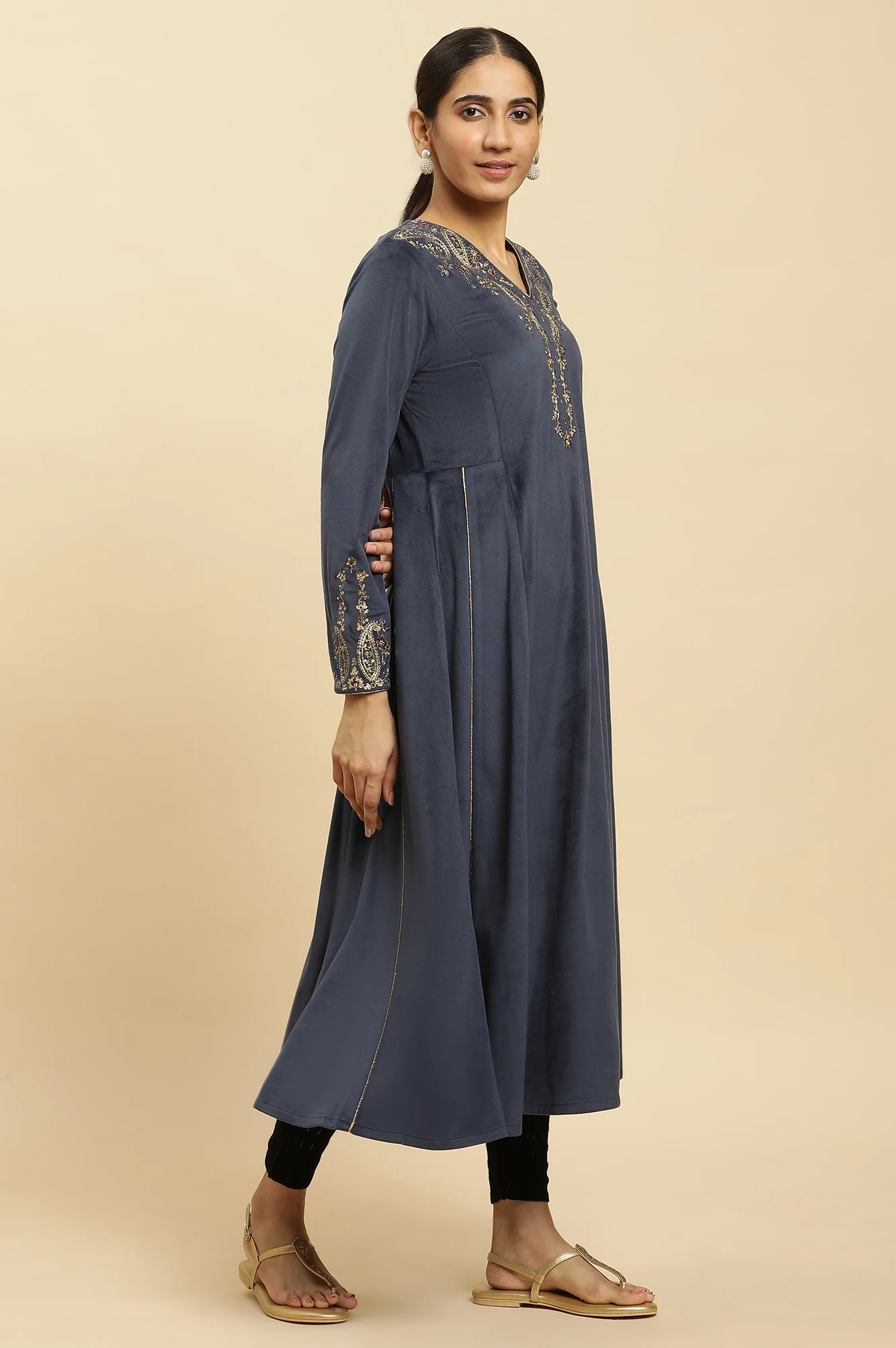 Blue Embroidered Flared Velvet Kurta - Image 4