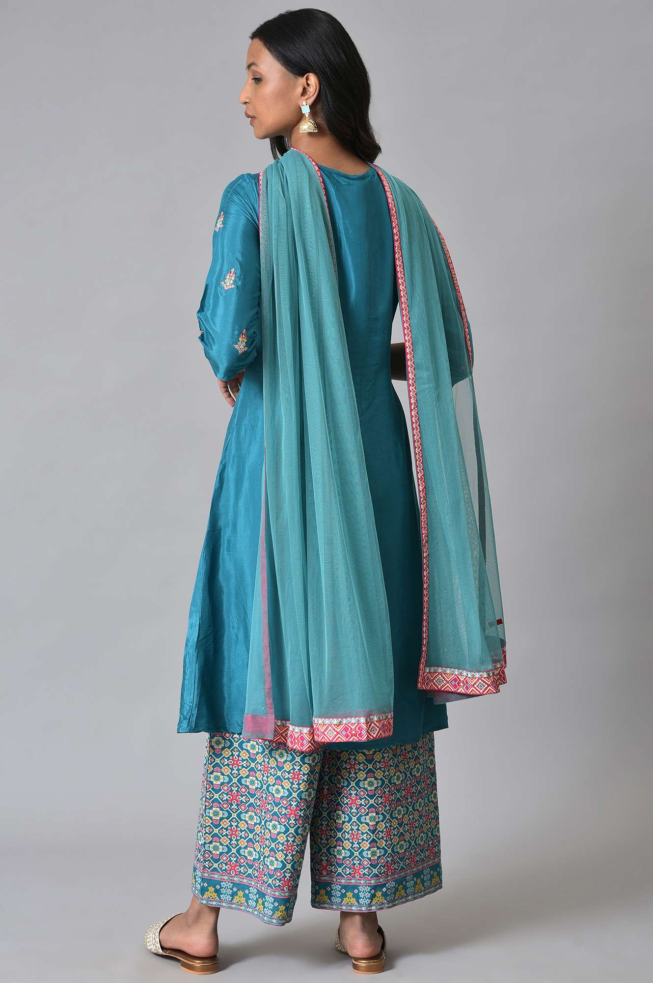 Blue Embroidered kurta Set - Image 2