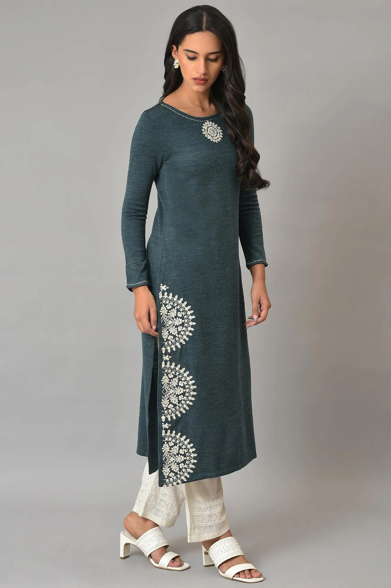 Blue Embroidered Plus Size Winter kurta - Image 4