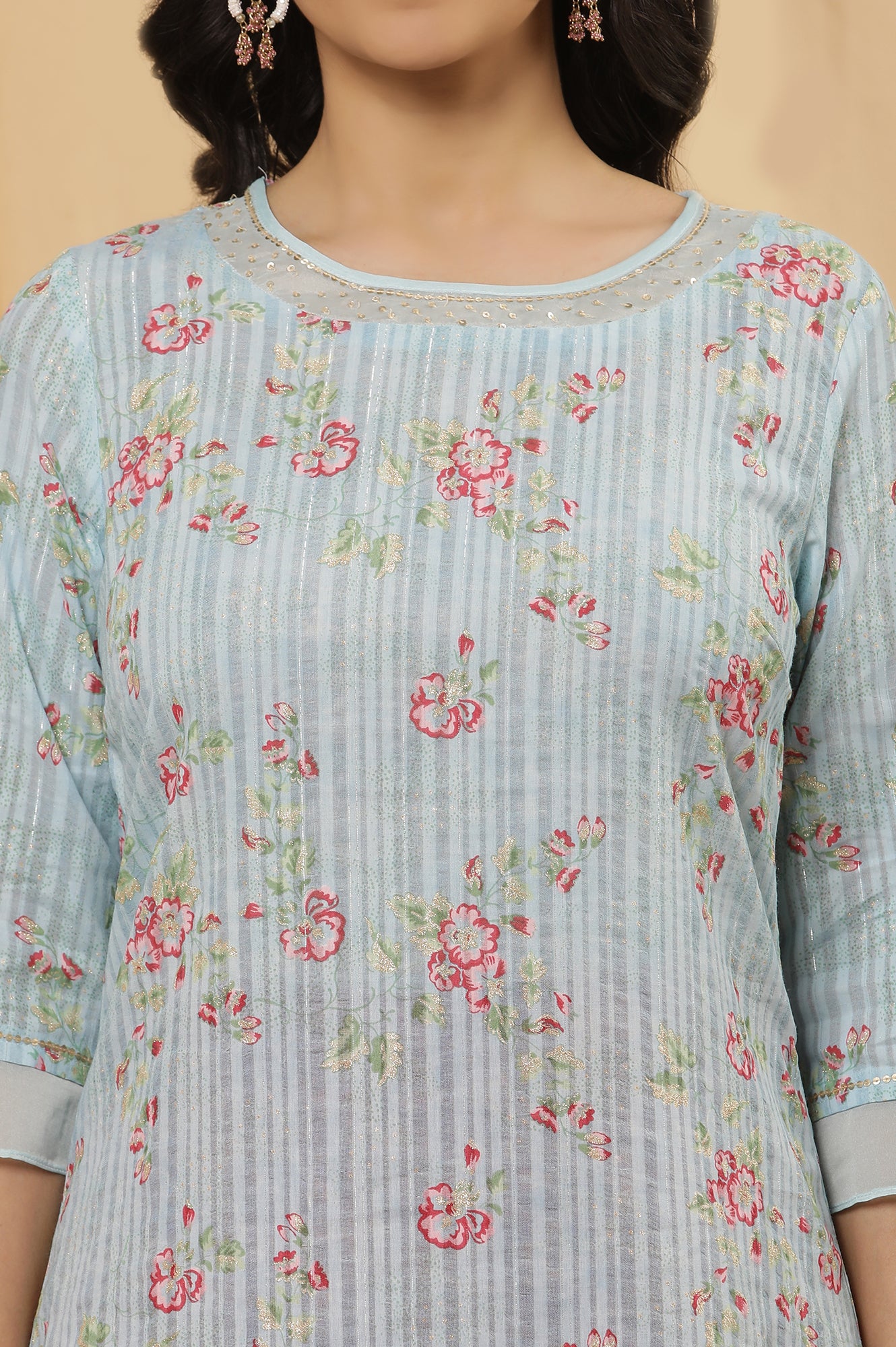 Blue Floral Printed Festive Kurta And Pink Parallel Pants - Image 6