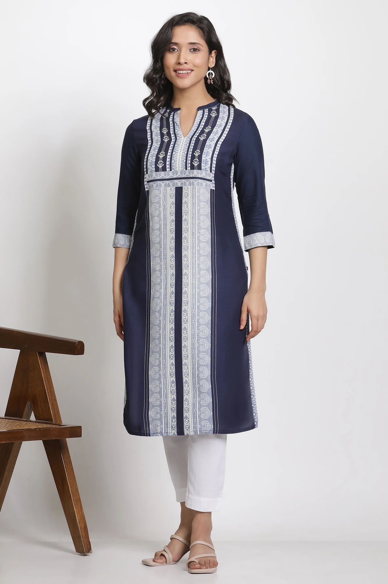 Blue Fusion Printed Kurta And Pants Set - Image 2