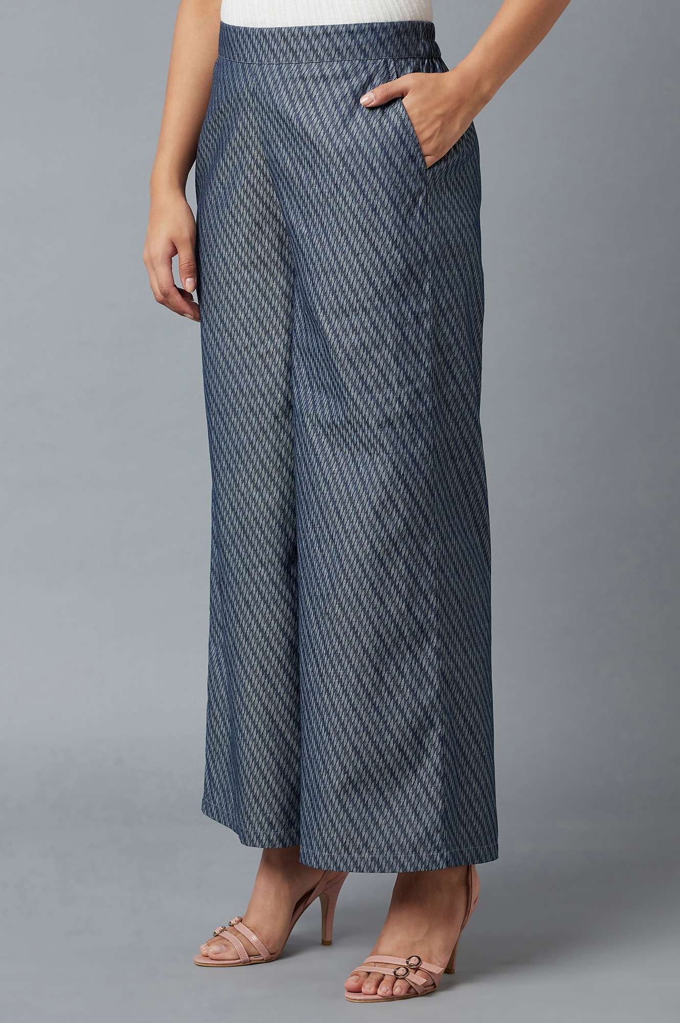 Elleven Women's Blue Geometric Printed Flared Cotton Palazzo With Elasticated Waist - Image 3