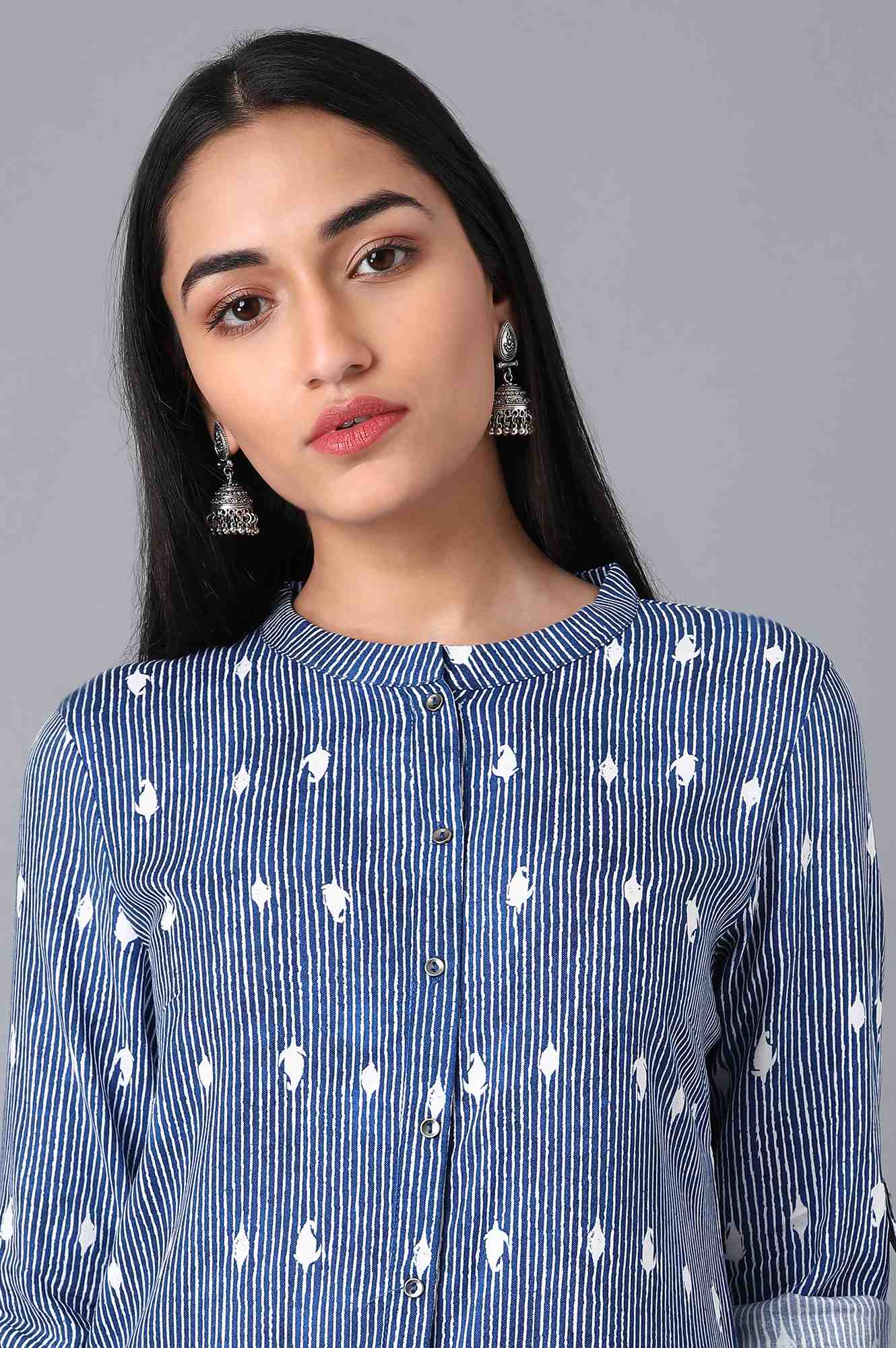 Blue Mandarin Neck Printed kurta - Image 5