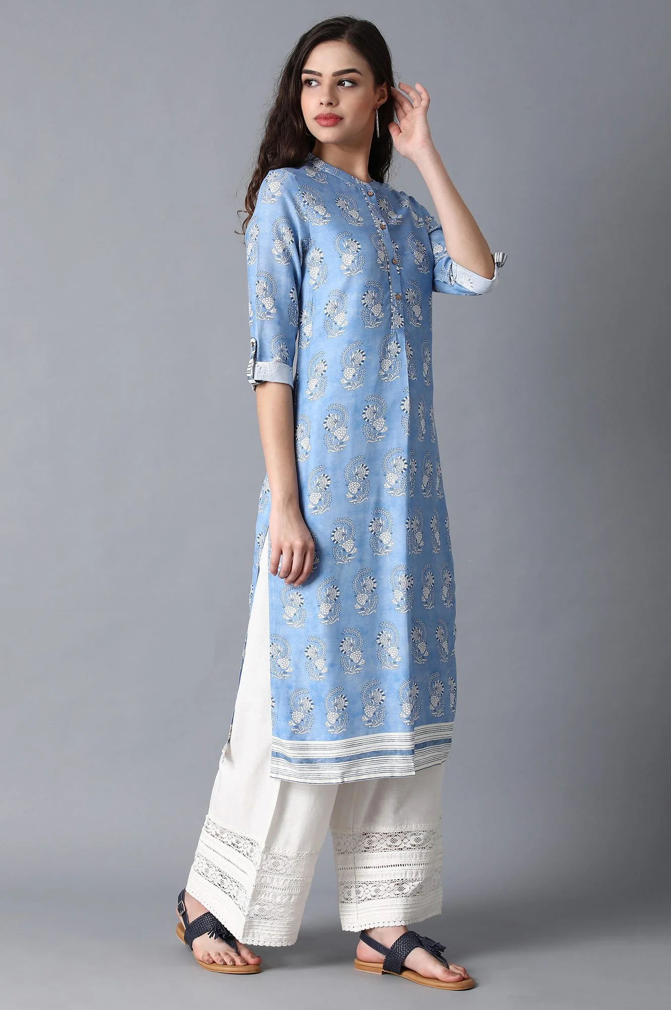 Blue Mandarin Neck Printed kurta - Image 4