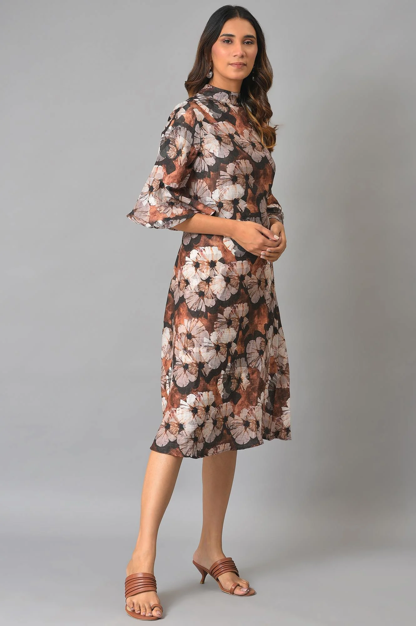 Brown Floral Printed Vaccy Dress - Image 4