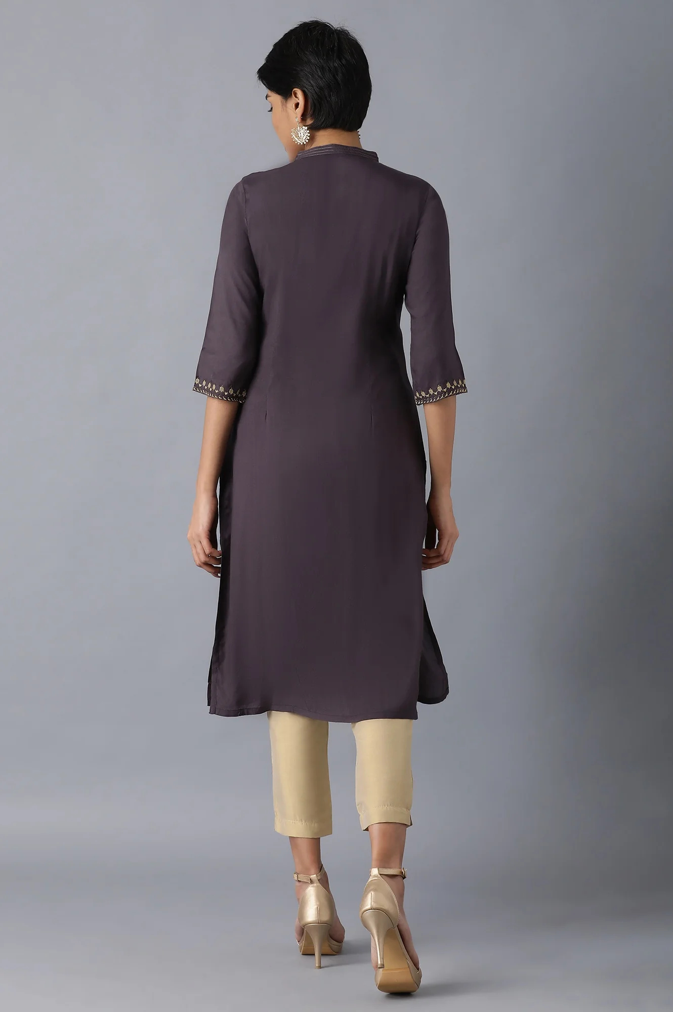Charcoal Grey Mandarin Neck Embroidered kurta - Image 2