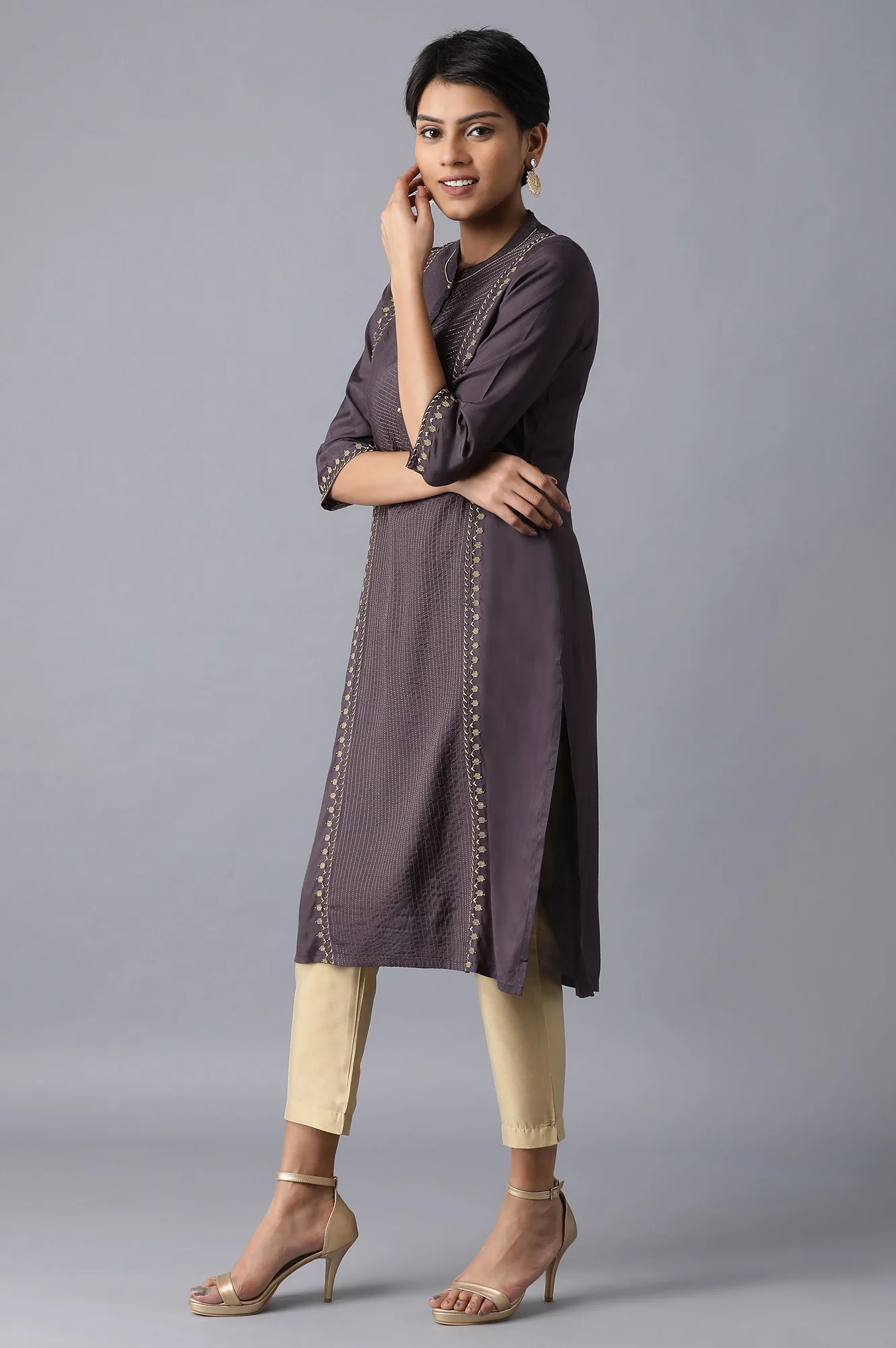 Charcoal Grey Mandarin Neck Embroidered kurta - Image 3