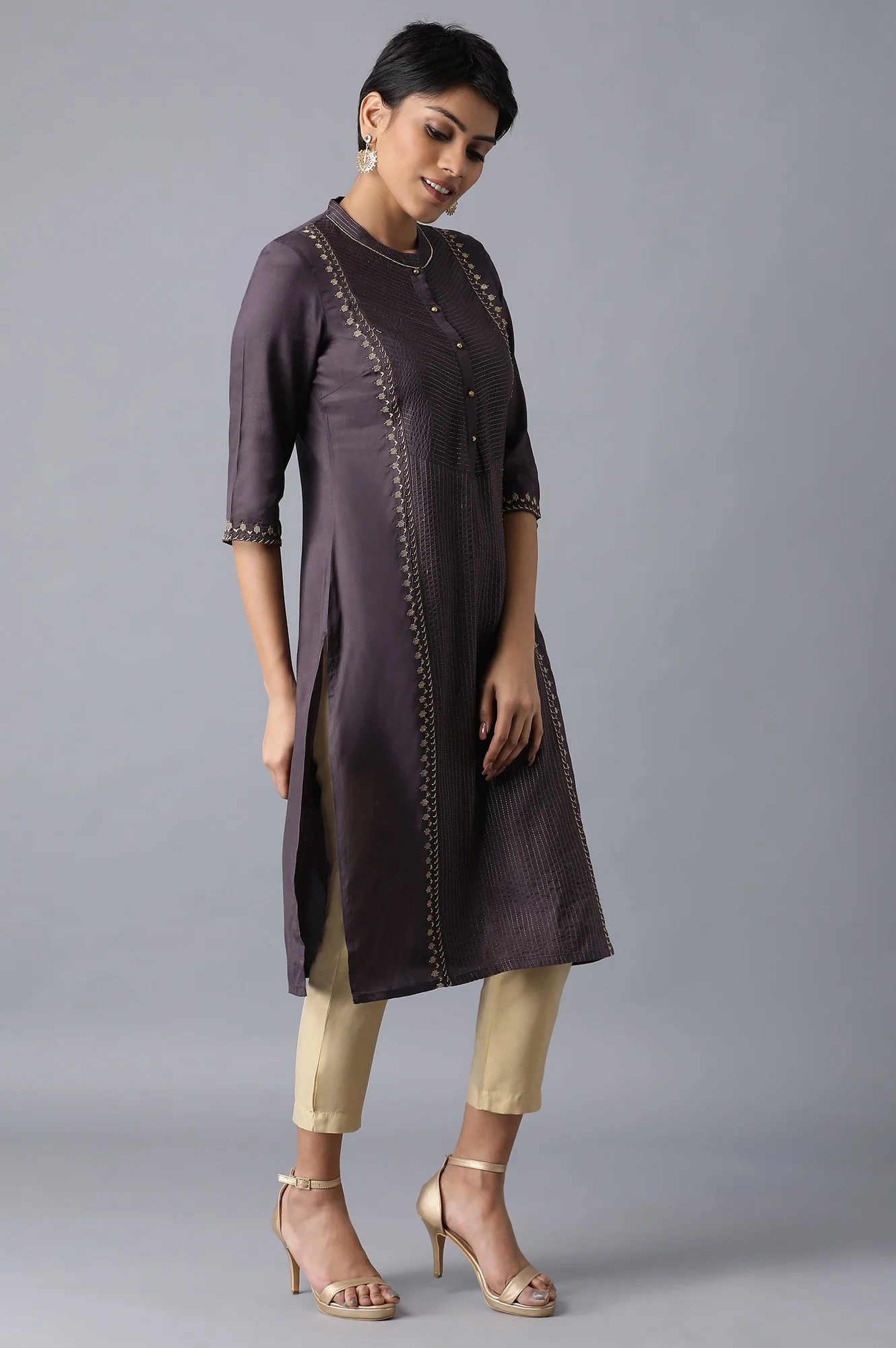 Charcoal Grey Mandarin Neck Embroidered kurta - Image 4