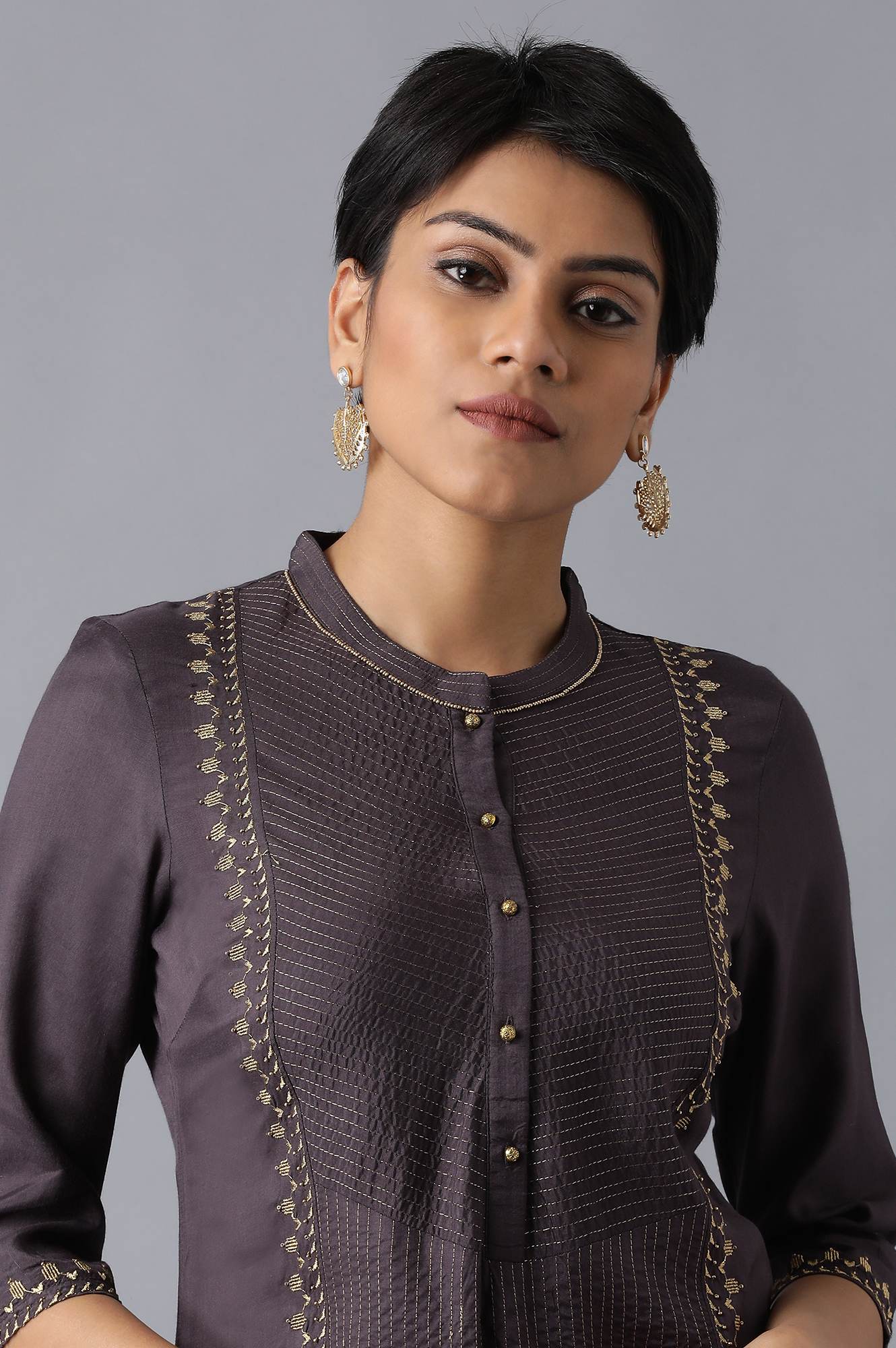 Charcoal Grey Mandarin Neck Embroidered kurta - Image 5