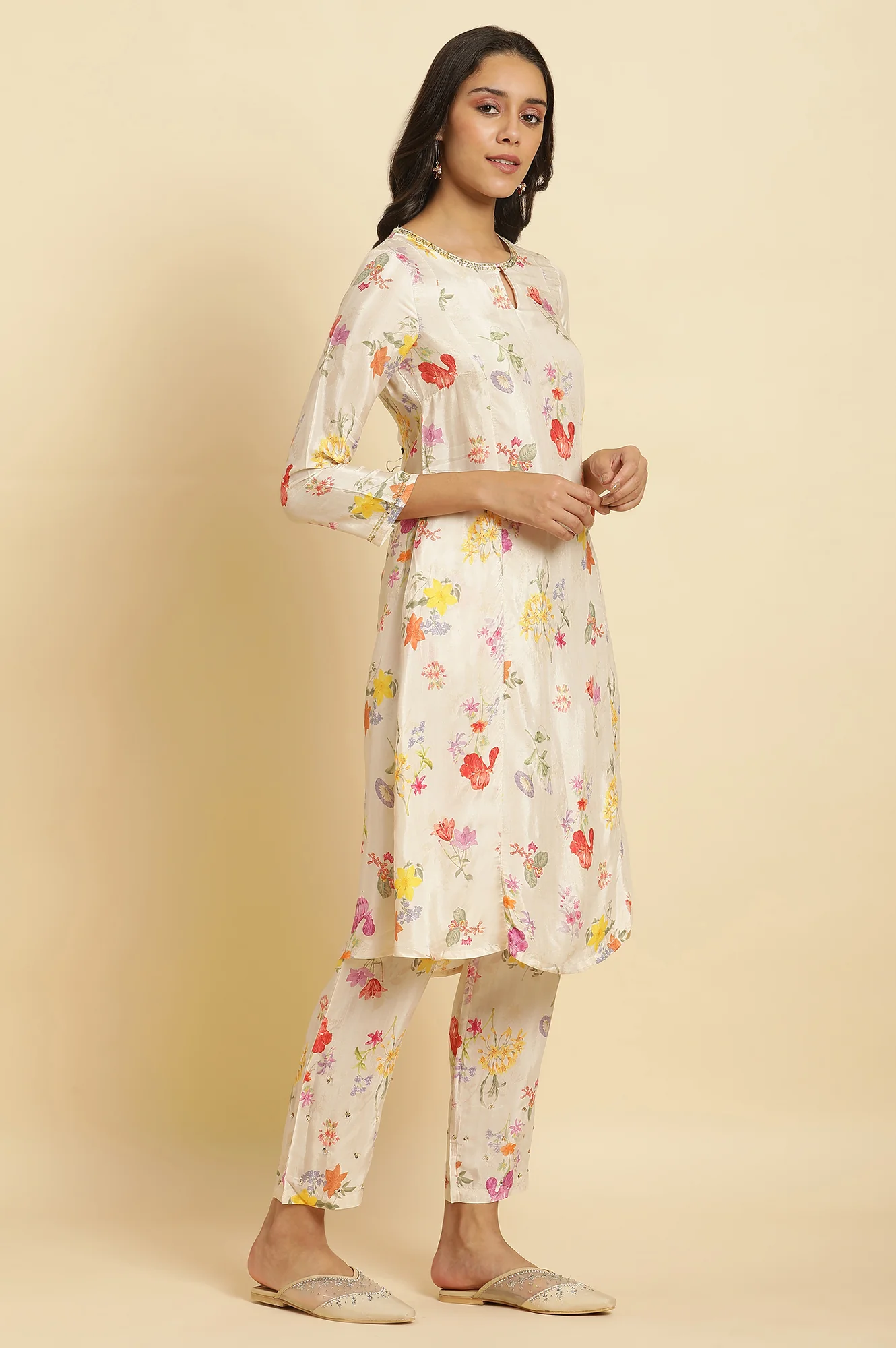Cream Floral Printed Flared Kurta, Tights & Dupatta Set - Image 3