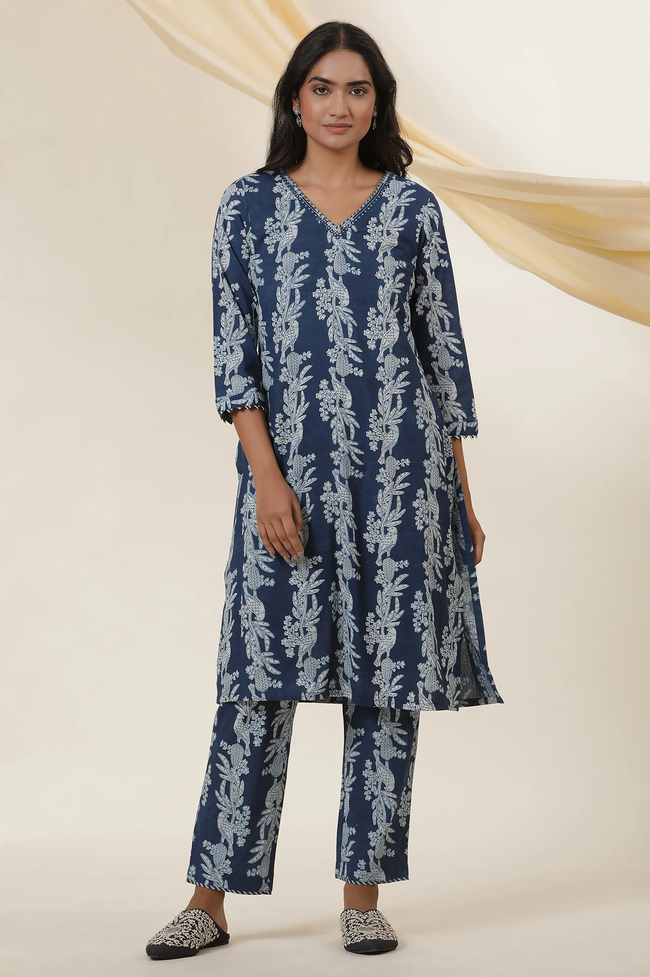 Dabu Block Printed V-Neck Kurta - Image 2
