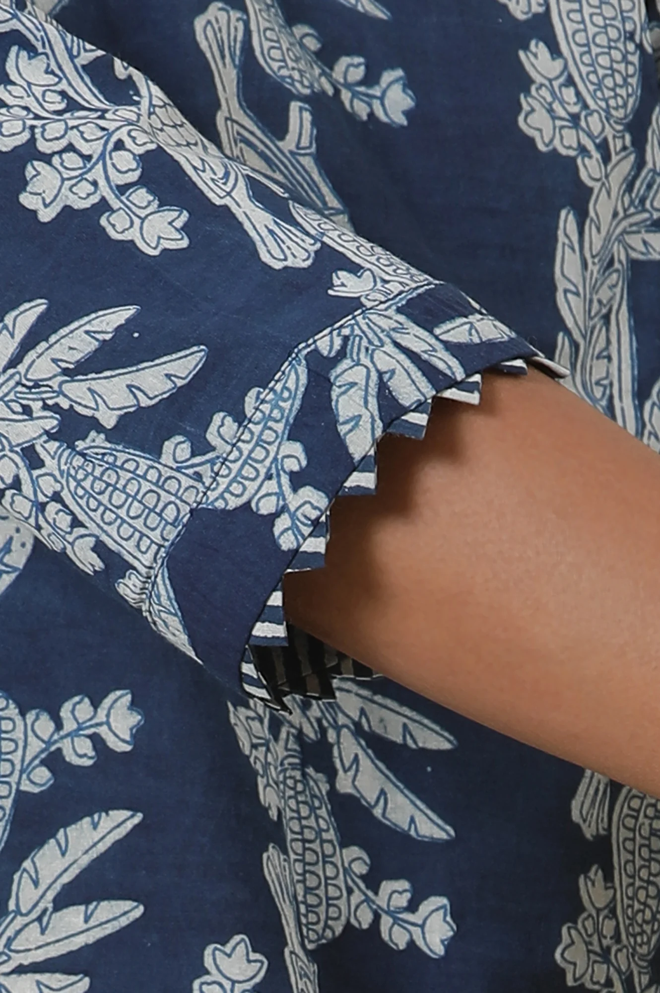 Dabu Block Printed V-Neck Kurta - Image 7