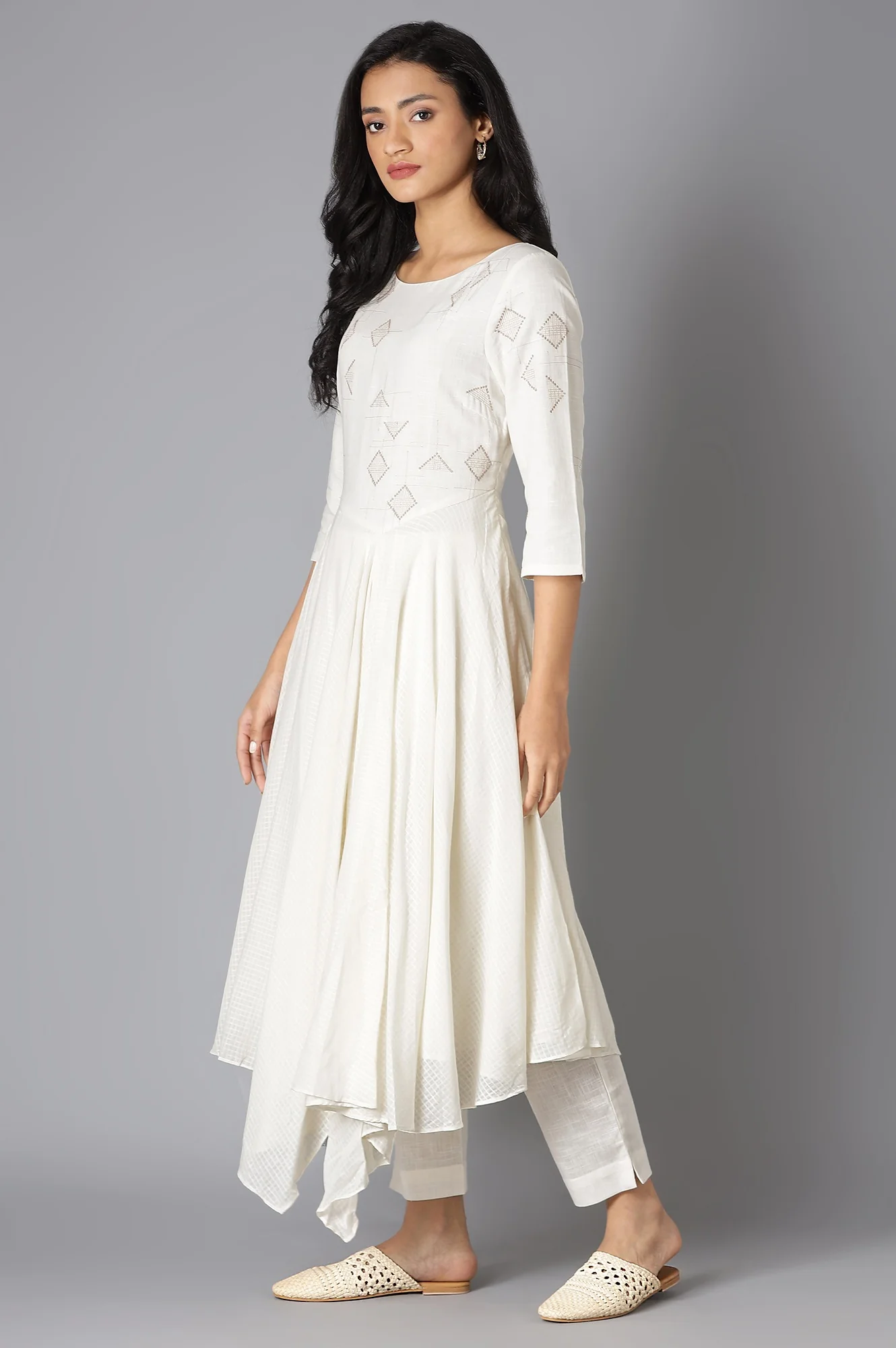 Ecru Embroidered Asymmetrical kurta In Boat Neck With Slim Pants - Image 3