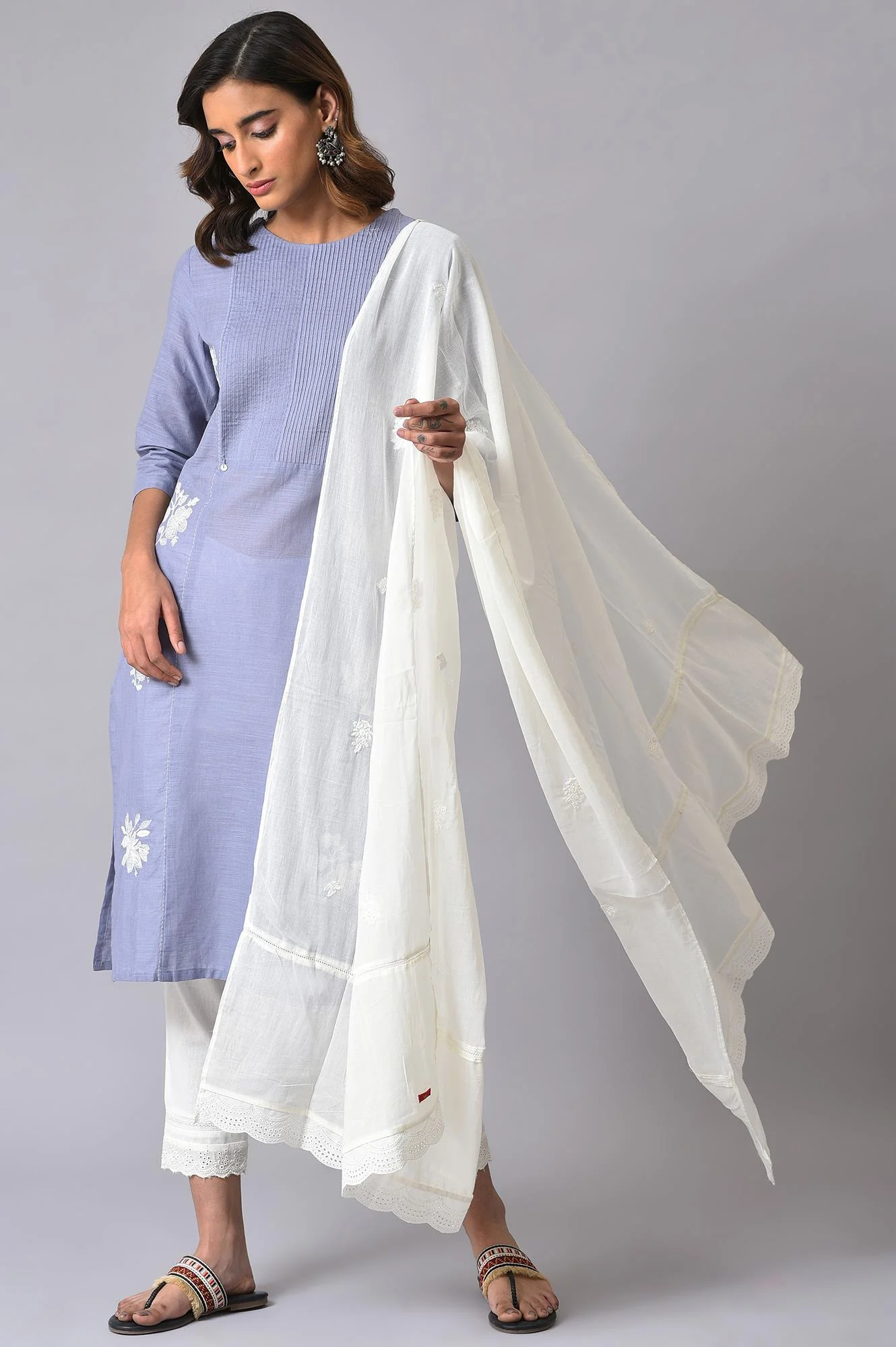 Ecru Embroidered Dupatta With Lace Details - Image 2