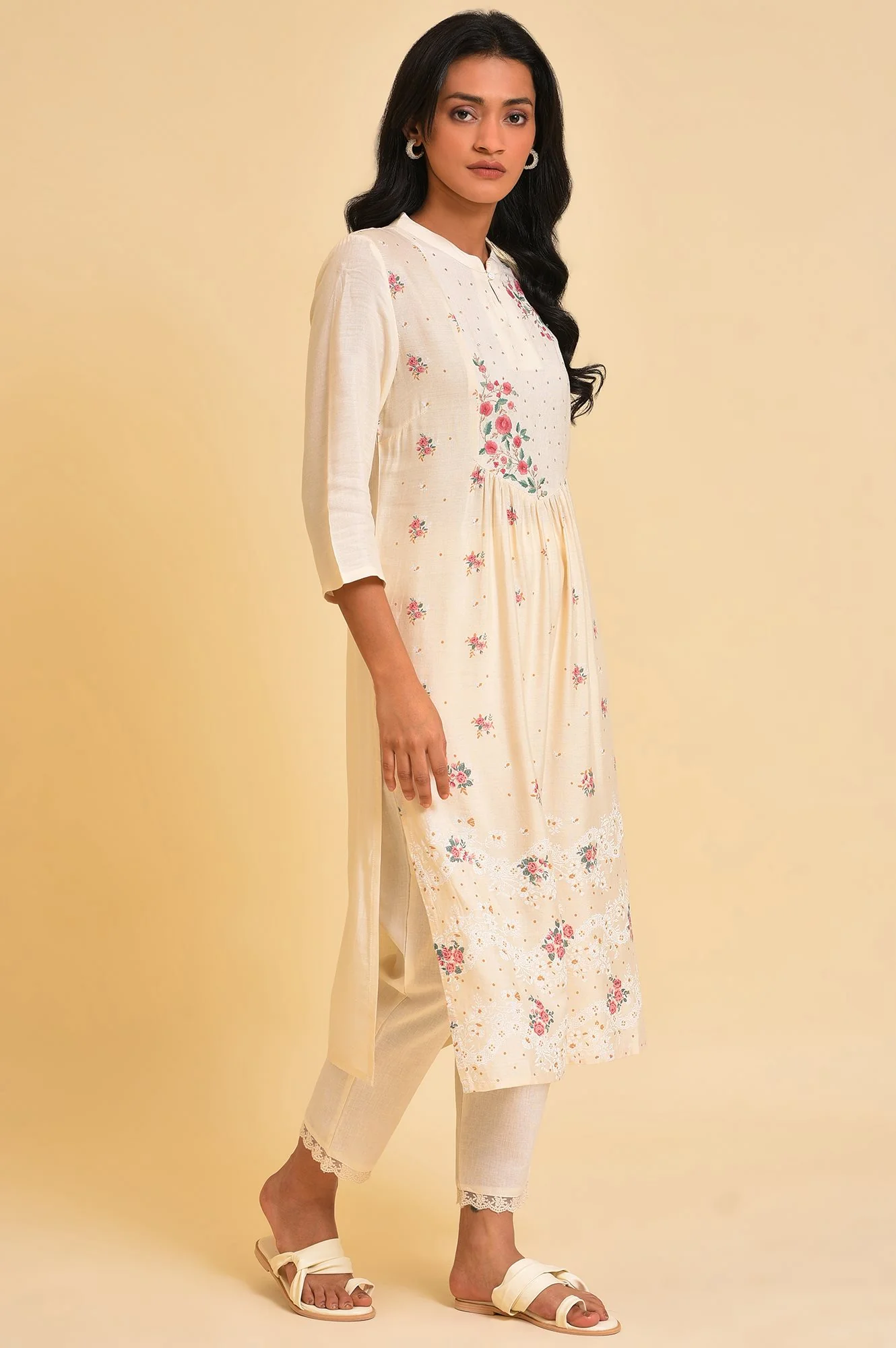 Ecru Embroidered kurta & Pants Set - Image 4