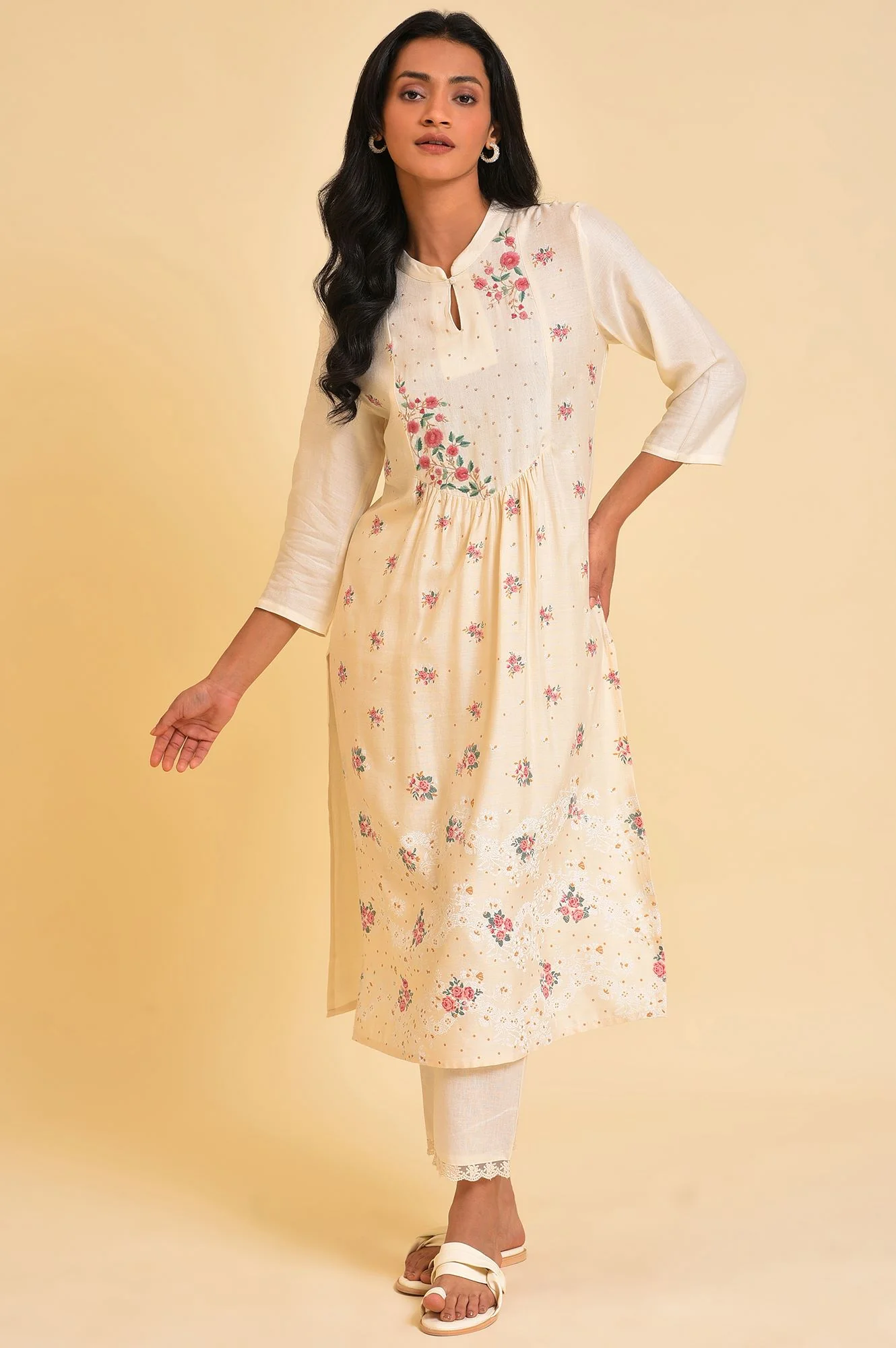 Ecru Embroidered kurta & Pants Set - Image 9