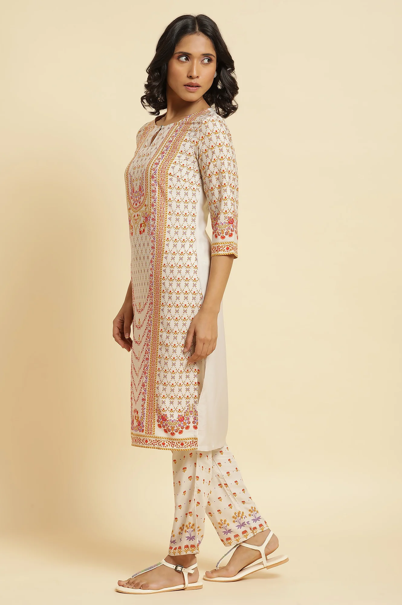 Ecru Floral Printed Kurta, Pants & Dupatta Set - Image 3