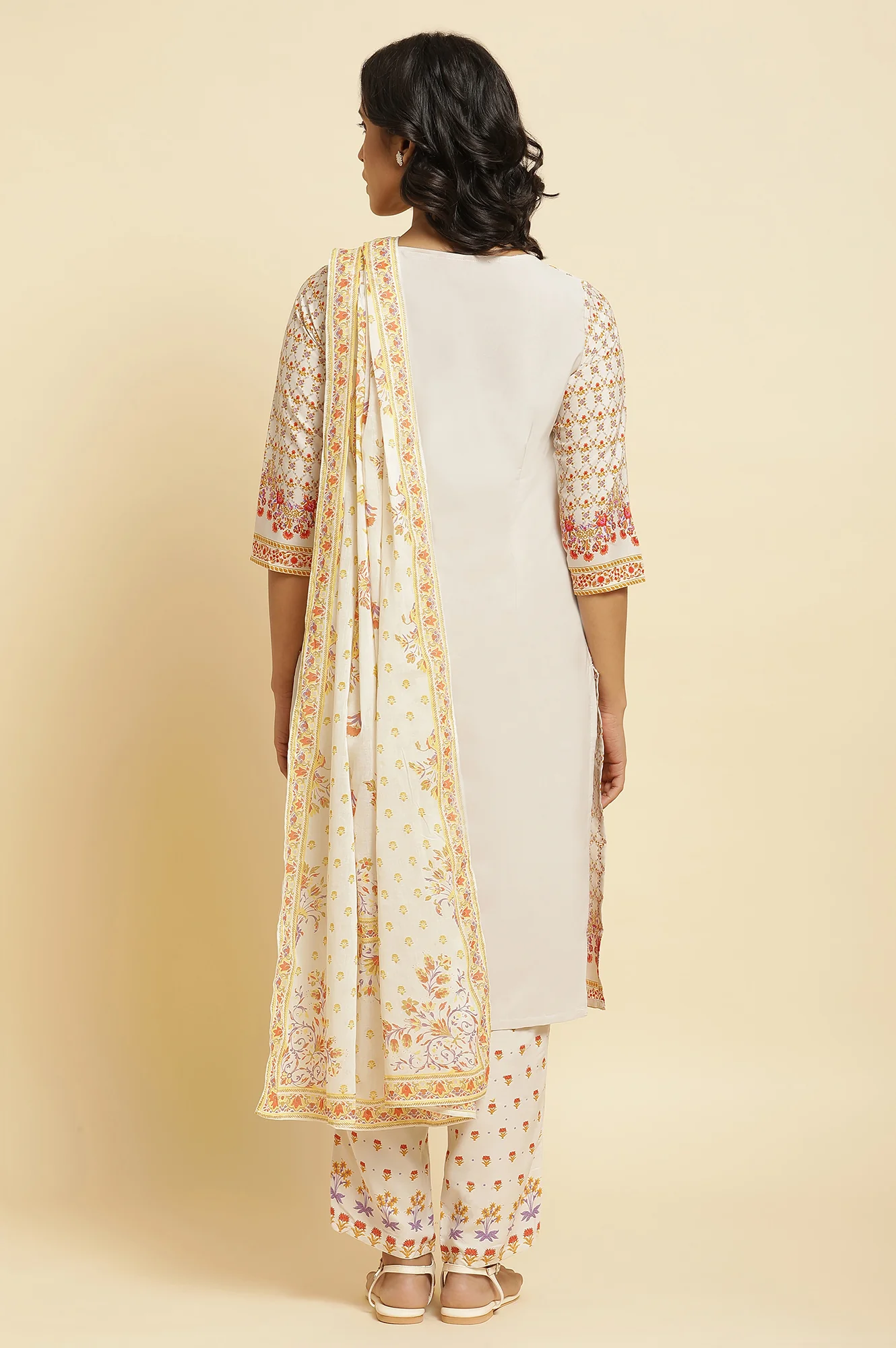 Ecru Floral Printed Kurta, Pants & Dupatta Set - Image 4