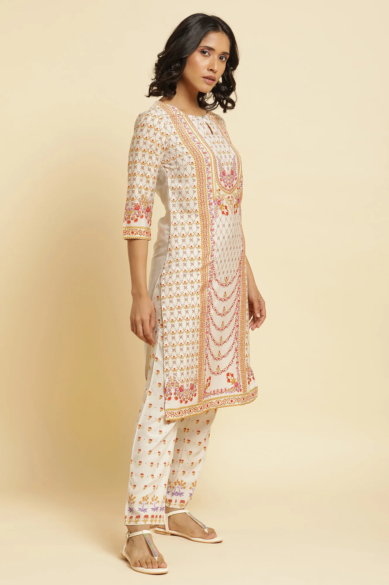 Ecru Floral Printed Kurta, Pants & Dupatta Set - Image 5