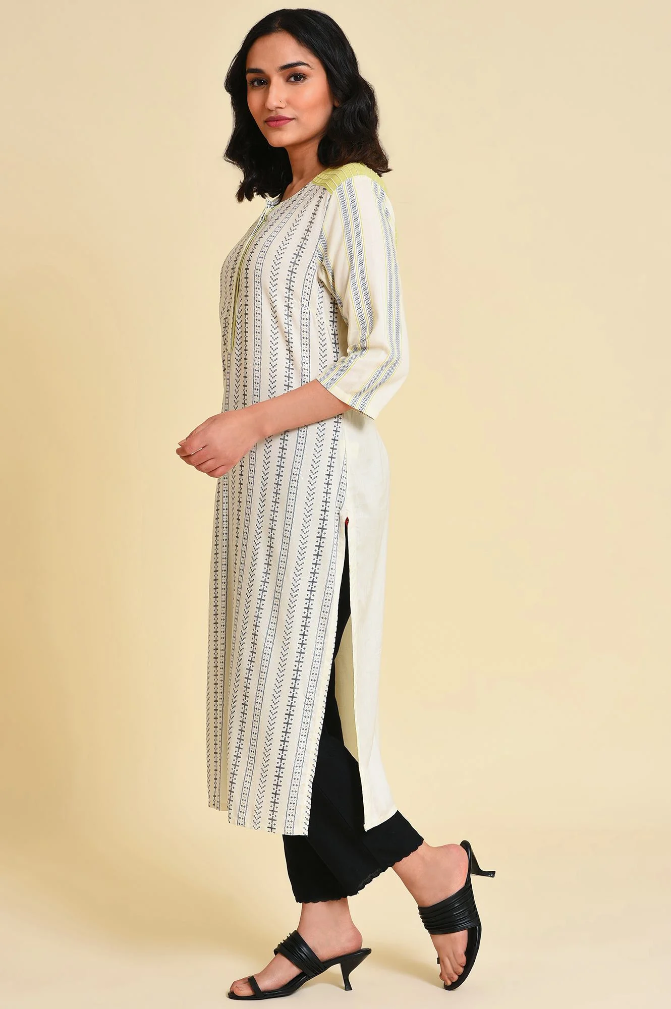 Ecru Graphic Printed kurta - Image 3
