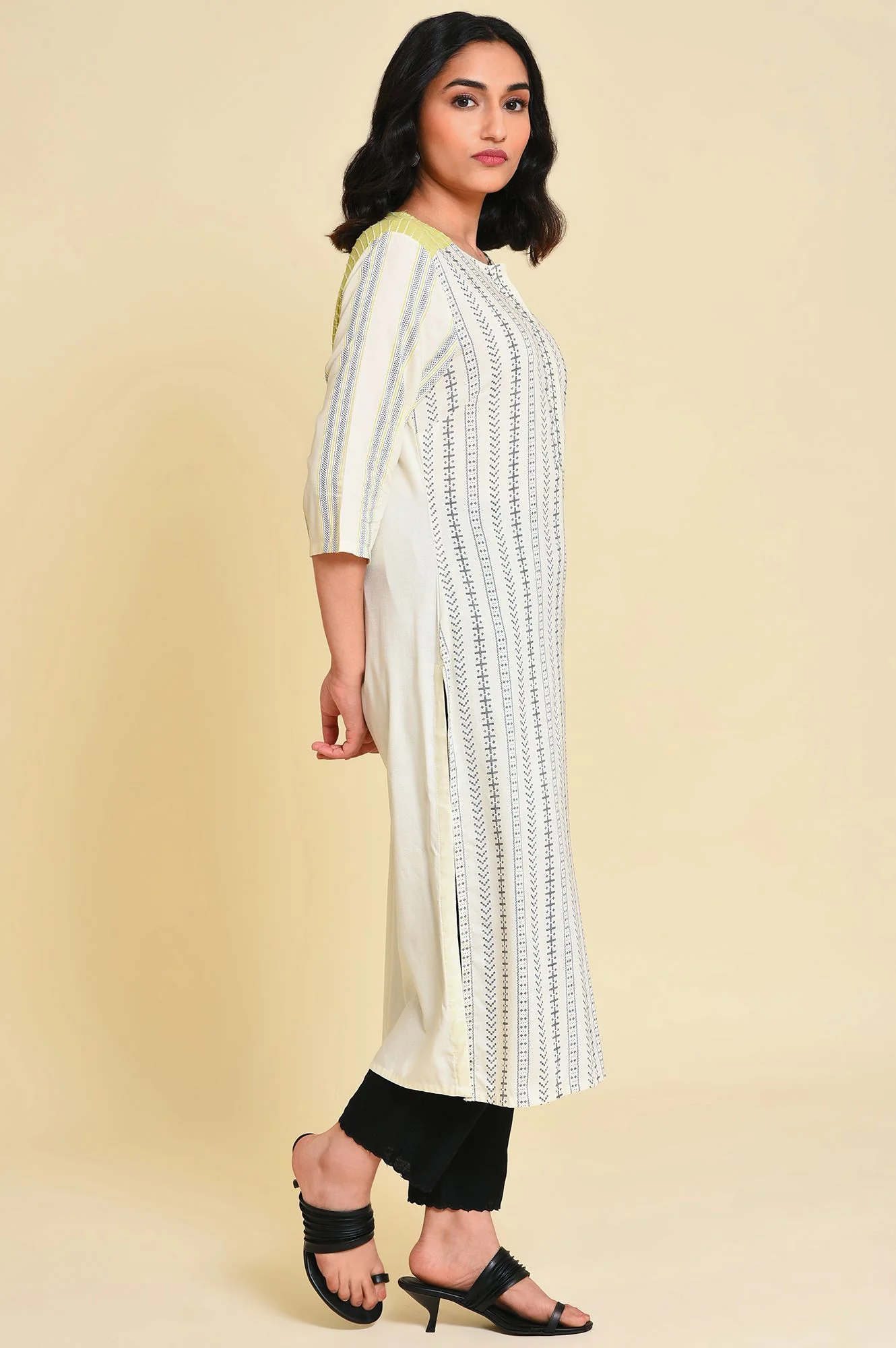 Ecru Graphic Printed kurta - Image 4