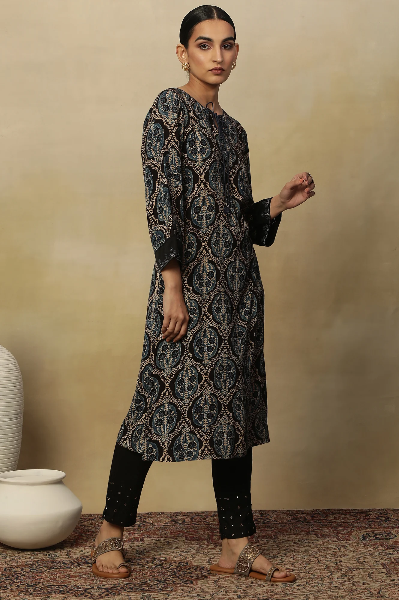 Ecru Short Kurta With Earthy Multi-Coloured Ajrakh Print All Over - Image 5