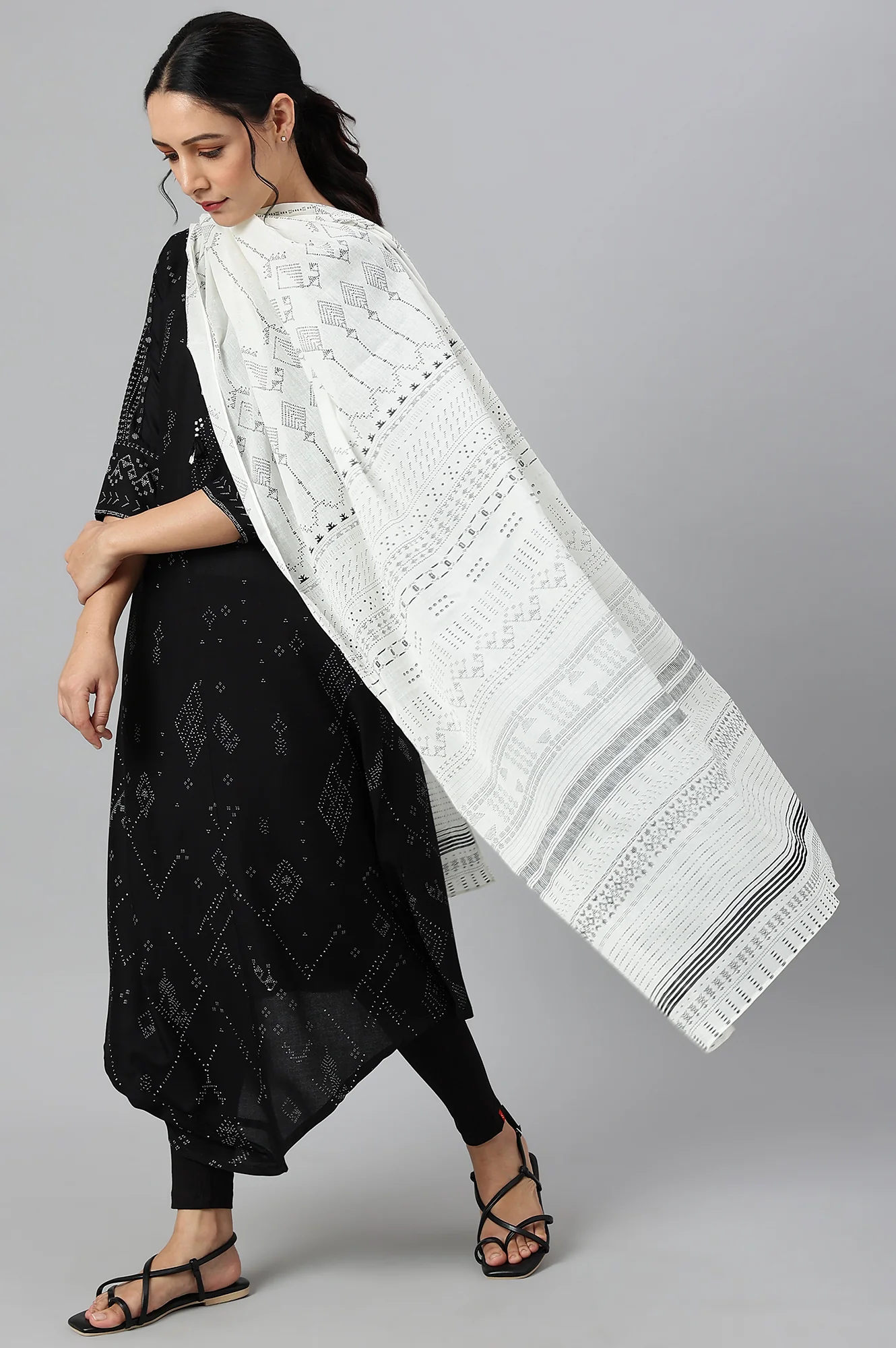 Ecru Voile Printed Dupatta - Image 3