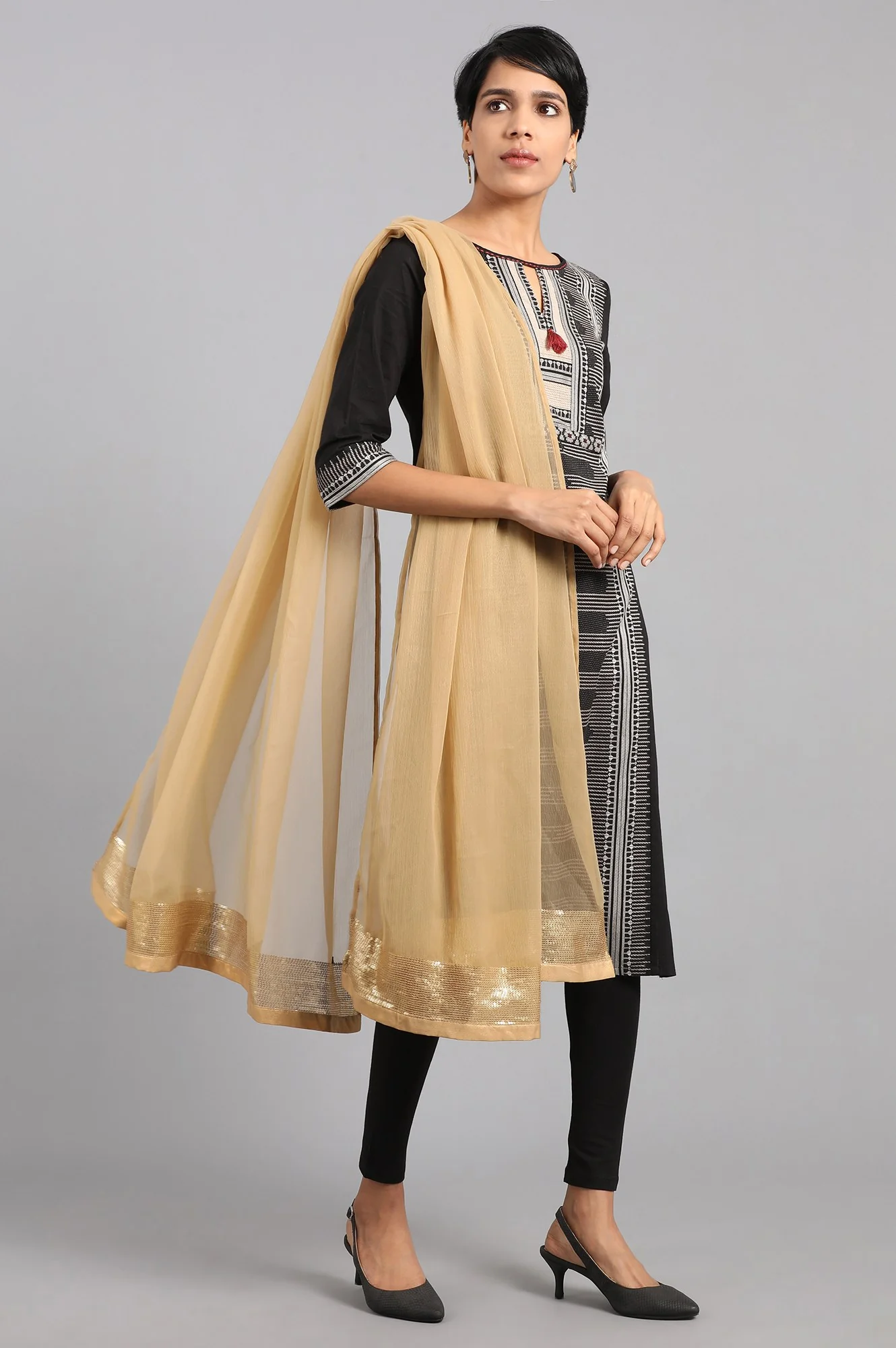 Gold Solid Dupatta - Image 3