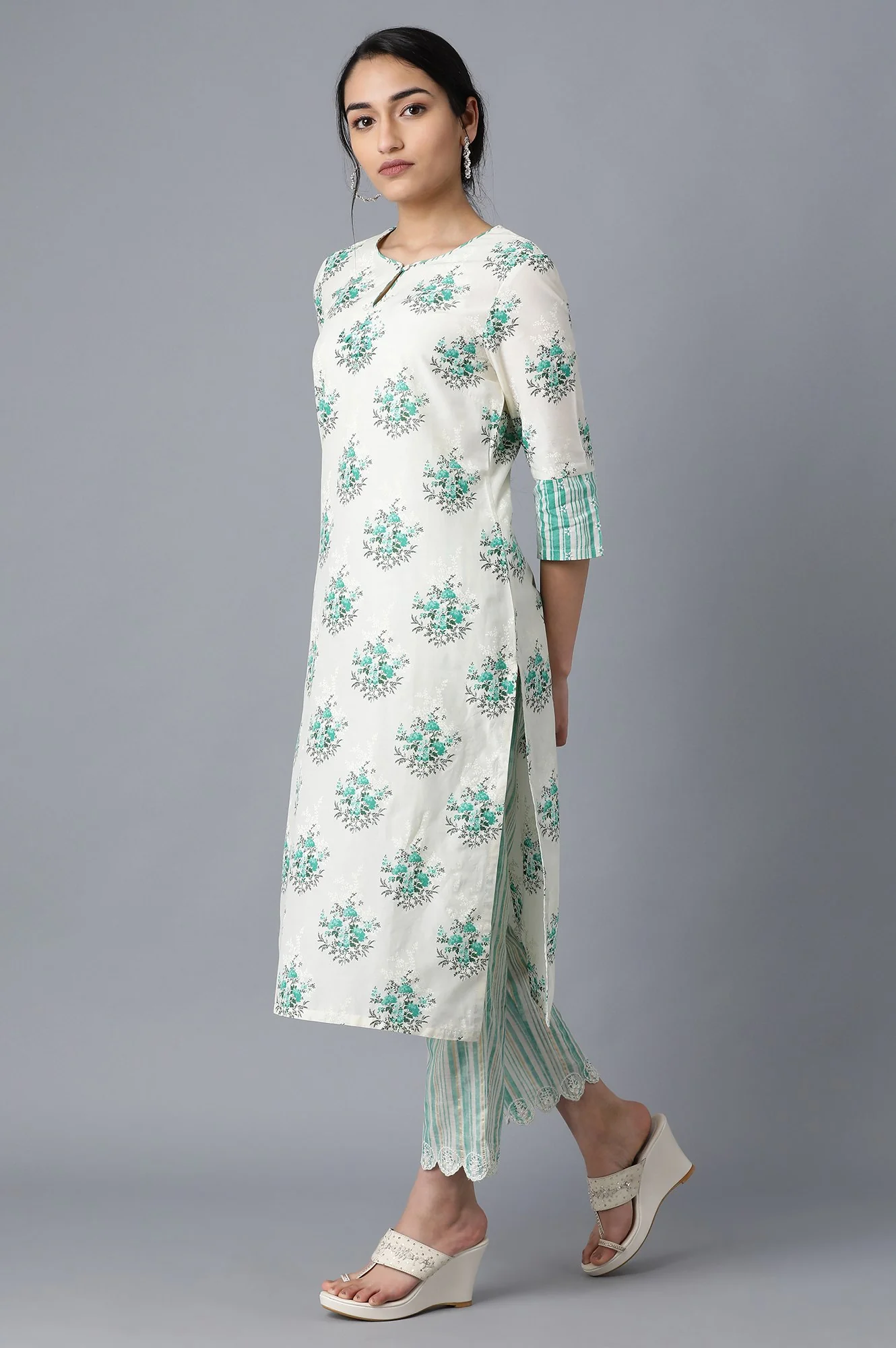 Green And White Printed Straight Kurta In Round Neck - Image 3