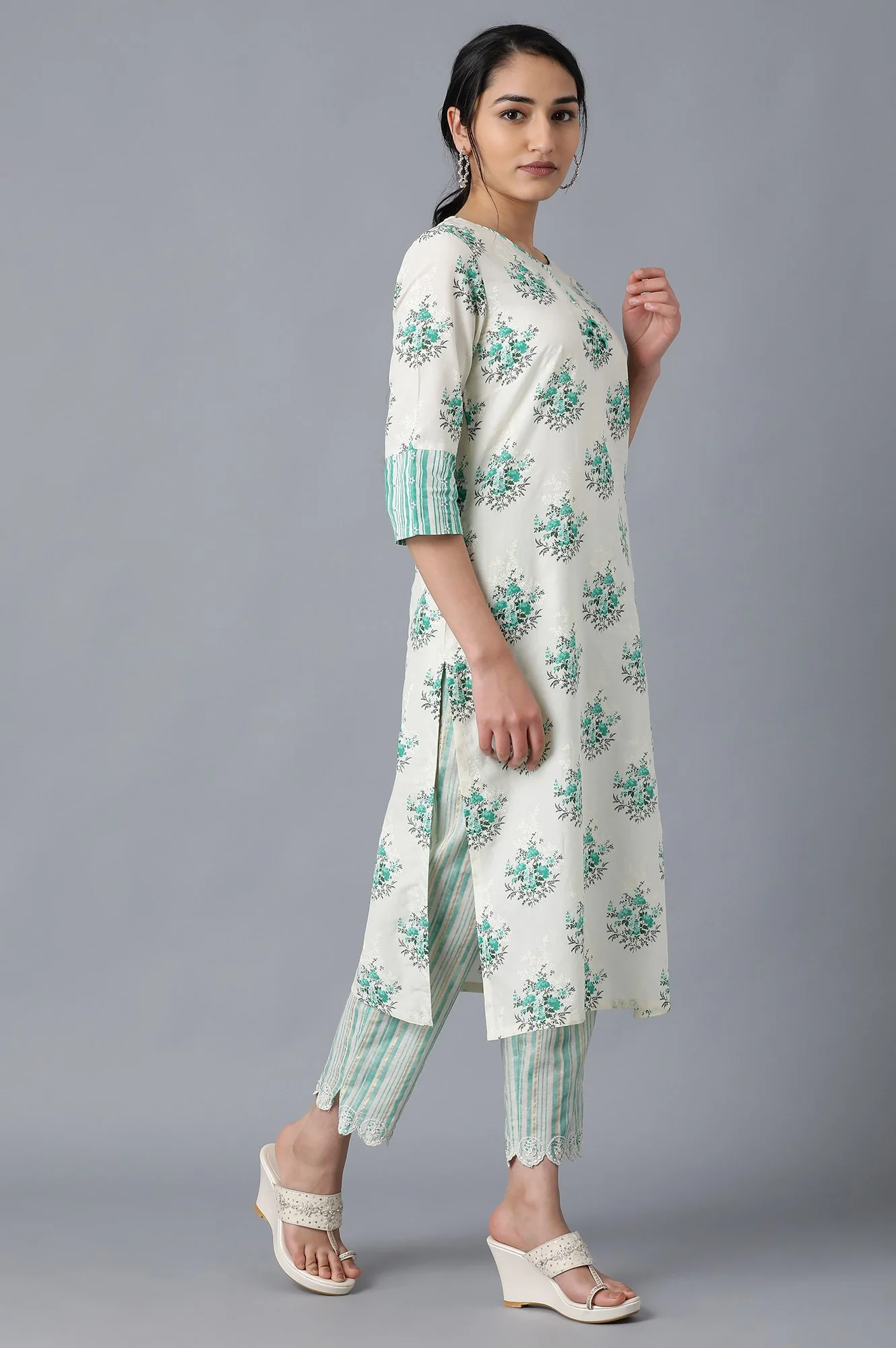 Green And White Printed Straight Kurta In Round Neck - Image 4