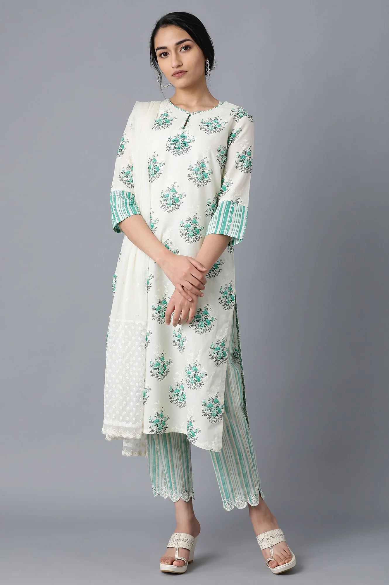 Green And White Printed Straight Kurta In Round Neck - Image 5
