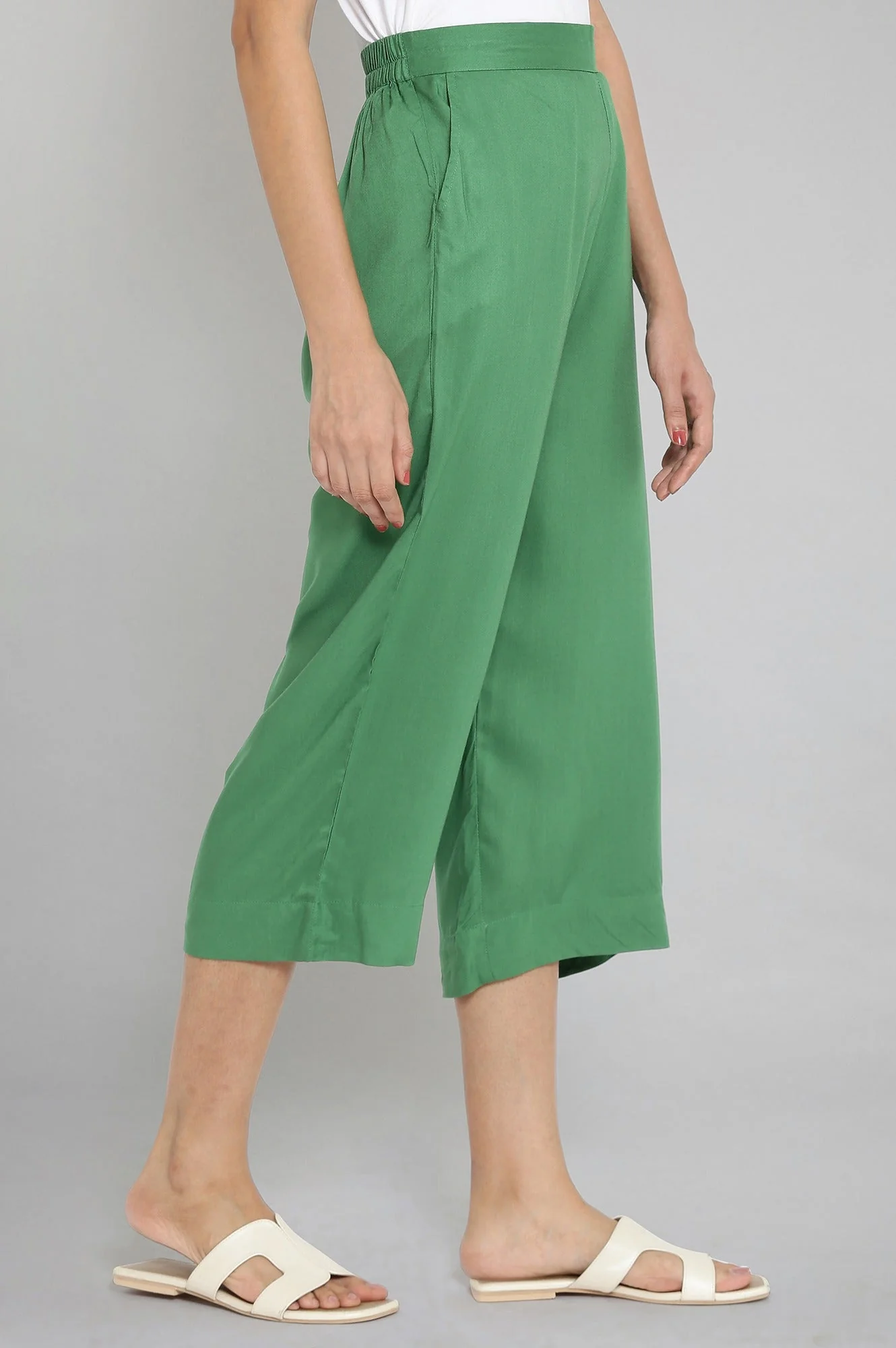 Elleven Women's Muted Sage Green Solid Straight Fit Cotton Culottes With Elasticated Waist - Image 4