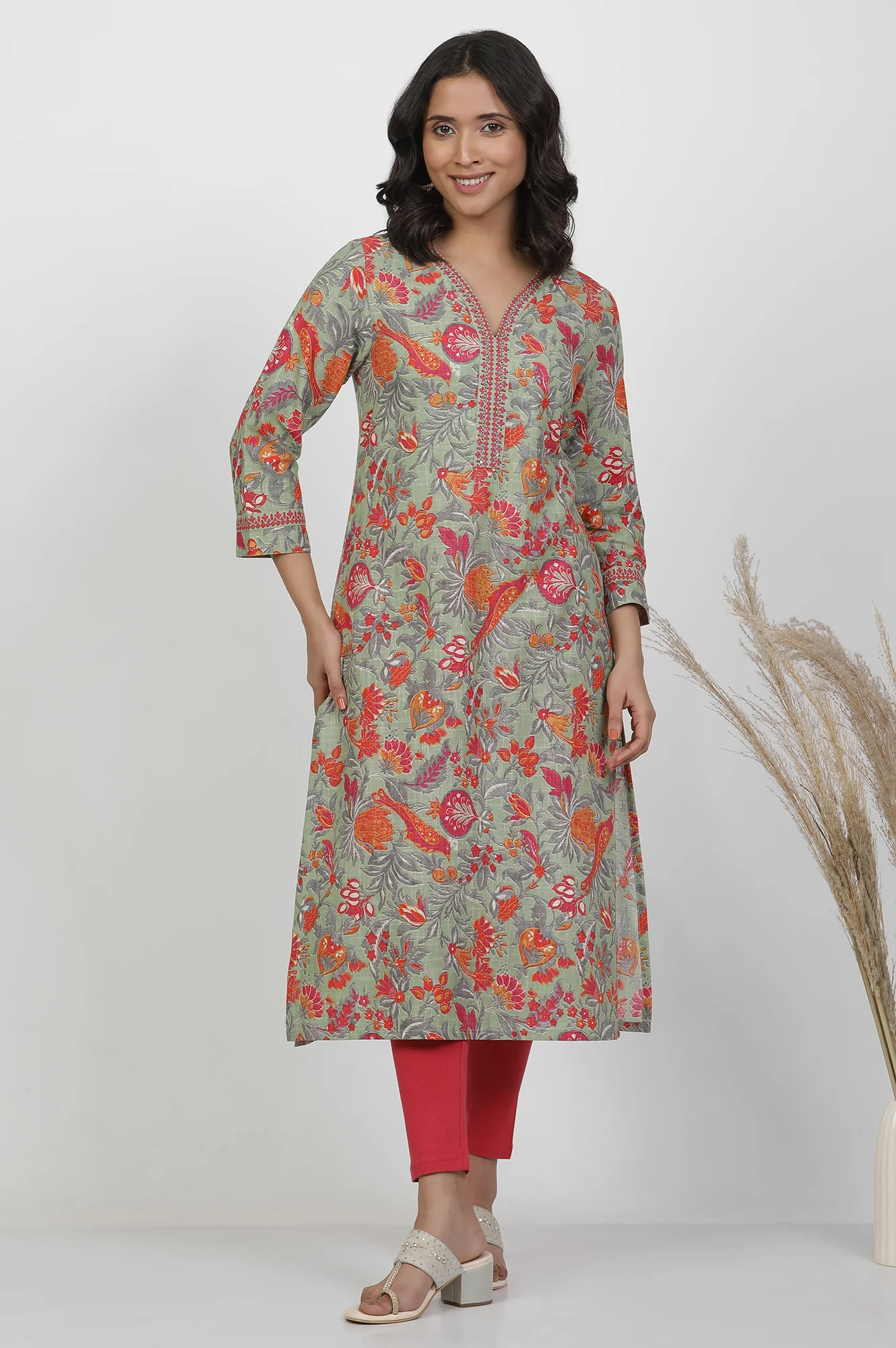Green Cotton Floral Printed Kurta - Image 2