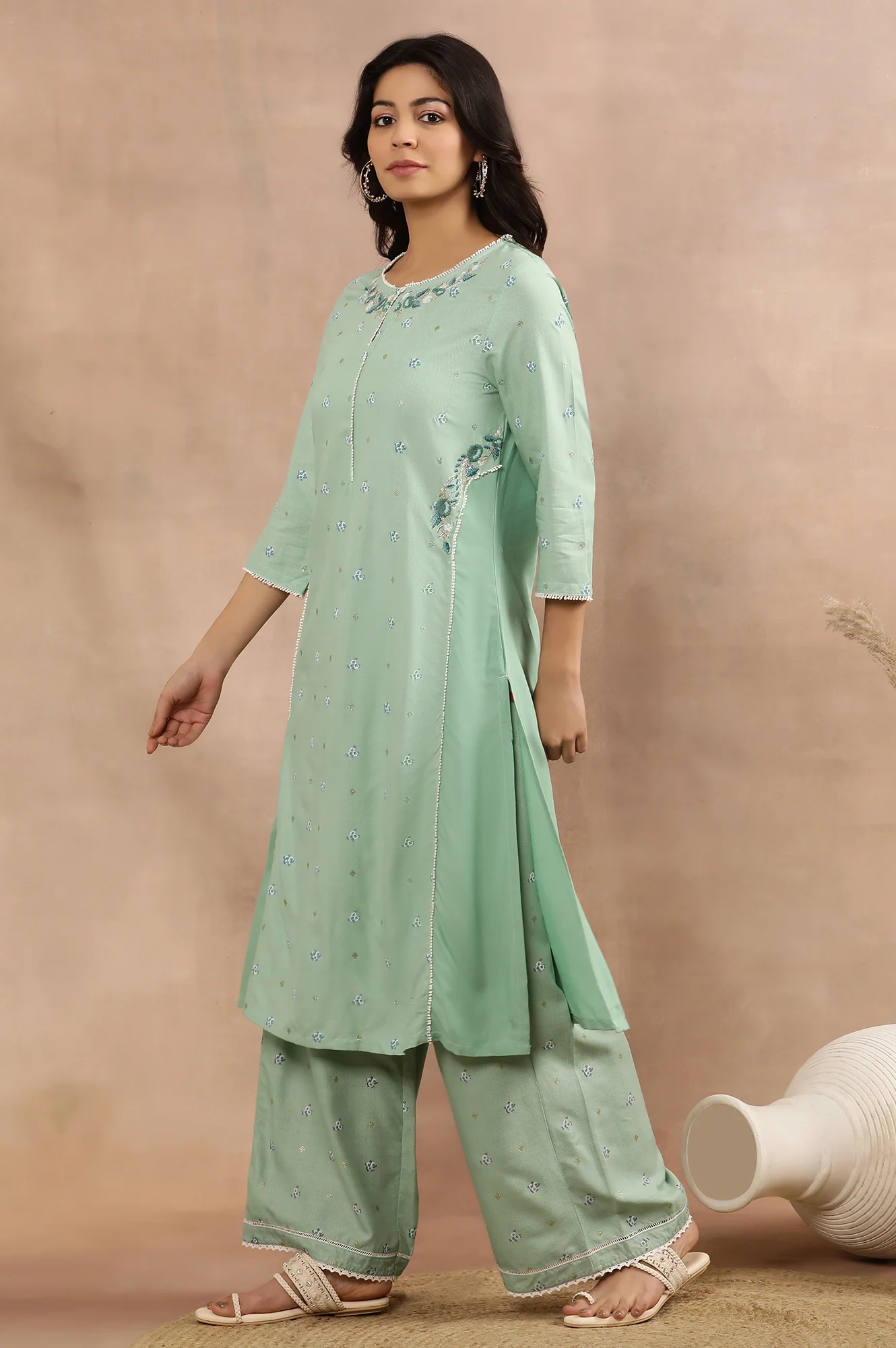 Green Embroidered Kurta, Pants And Kota Dupatta Set - Image 3