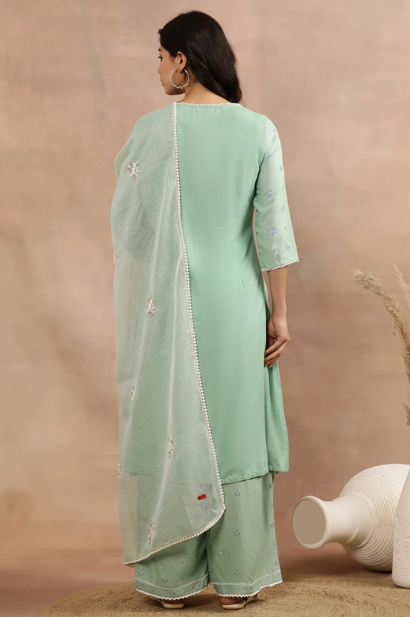 Green Embroidered Kurta, Pants And Kota Dupatta Set - Image 4