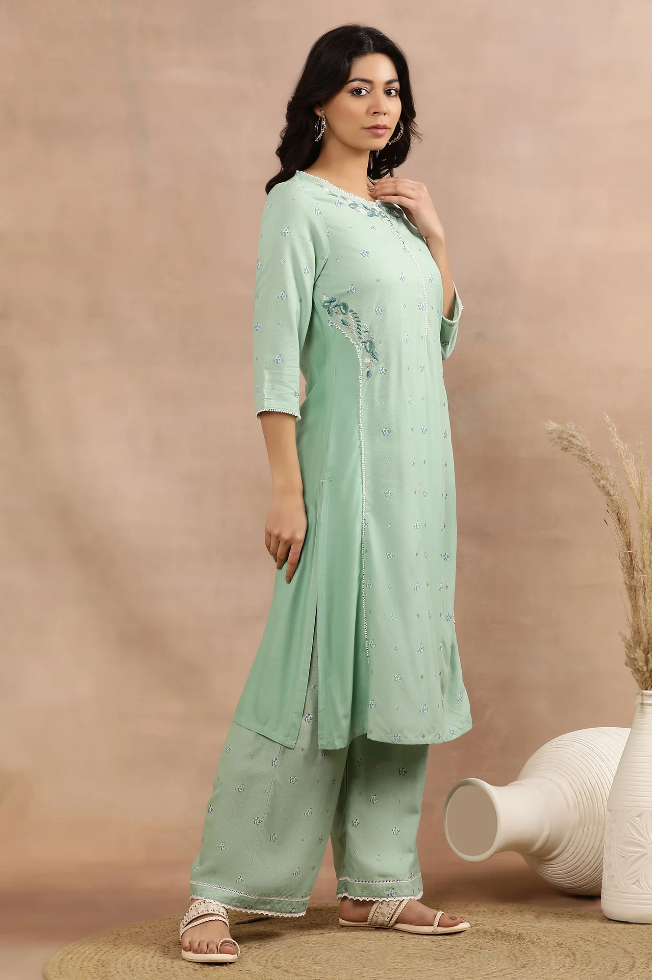 Green Embroidered Kurta, Pants And Kota Dupatta Set - Image 5