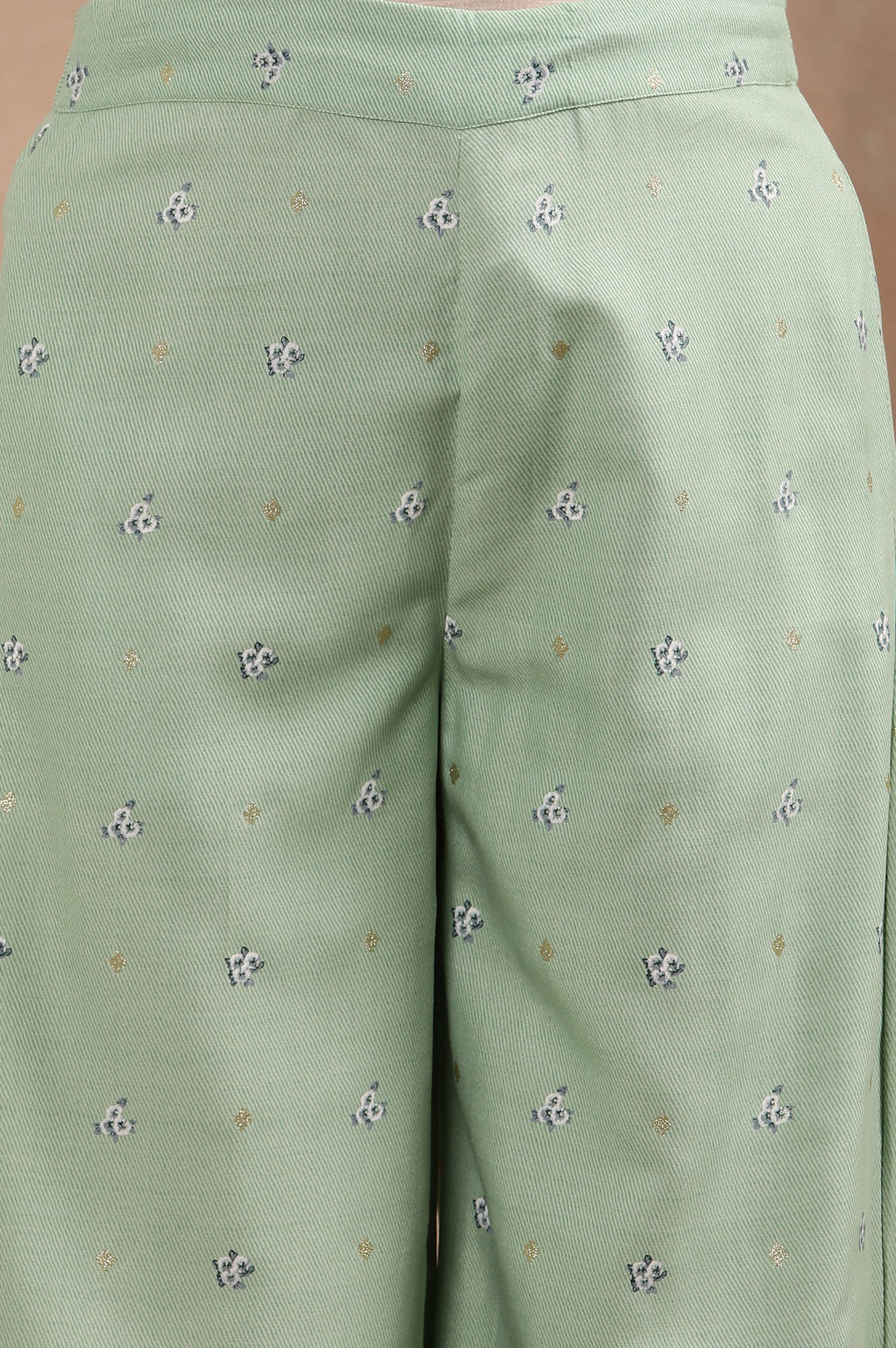 Green Embroidered Kurta, Pants And Kota Dupatta Set - Image 8