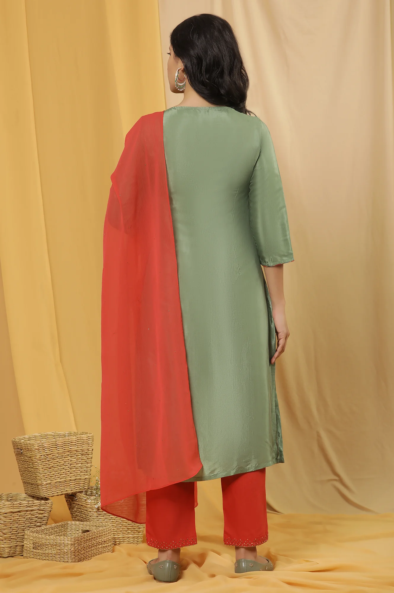 Green Embroidered Shantung Kurta, Red Pants And Dupatta Set - Image 4