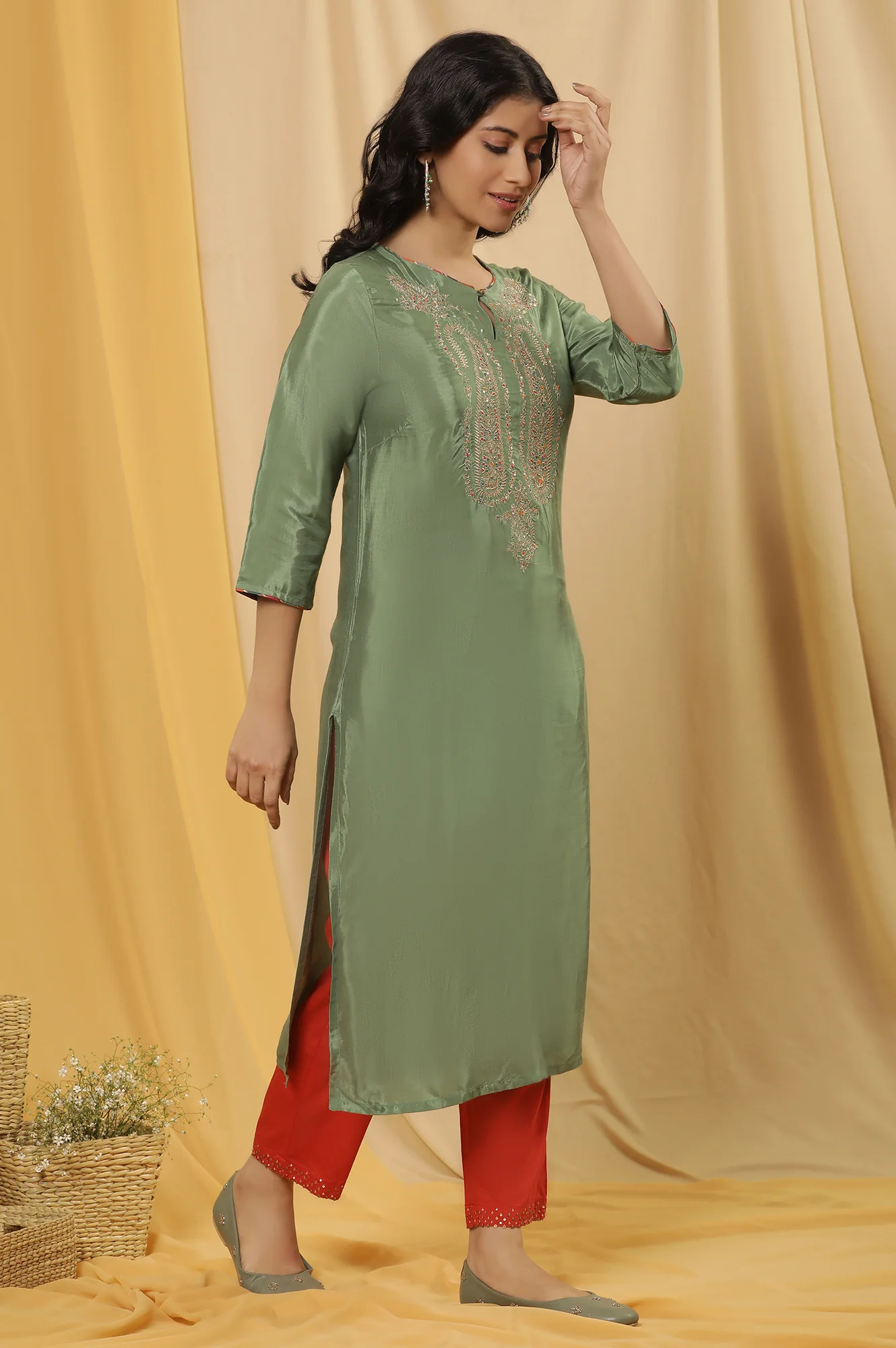 Green Embroidered Shantung Kurta, Red Pants And Dupatta Set - Image 5