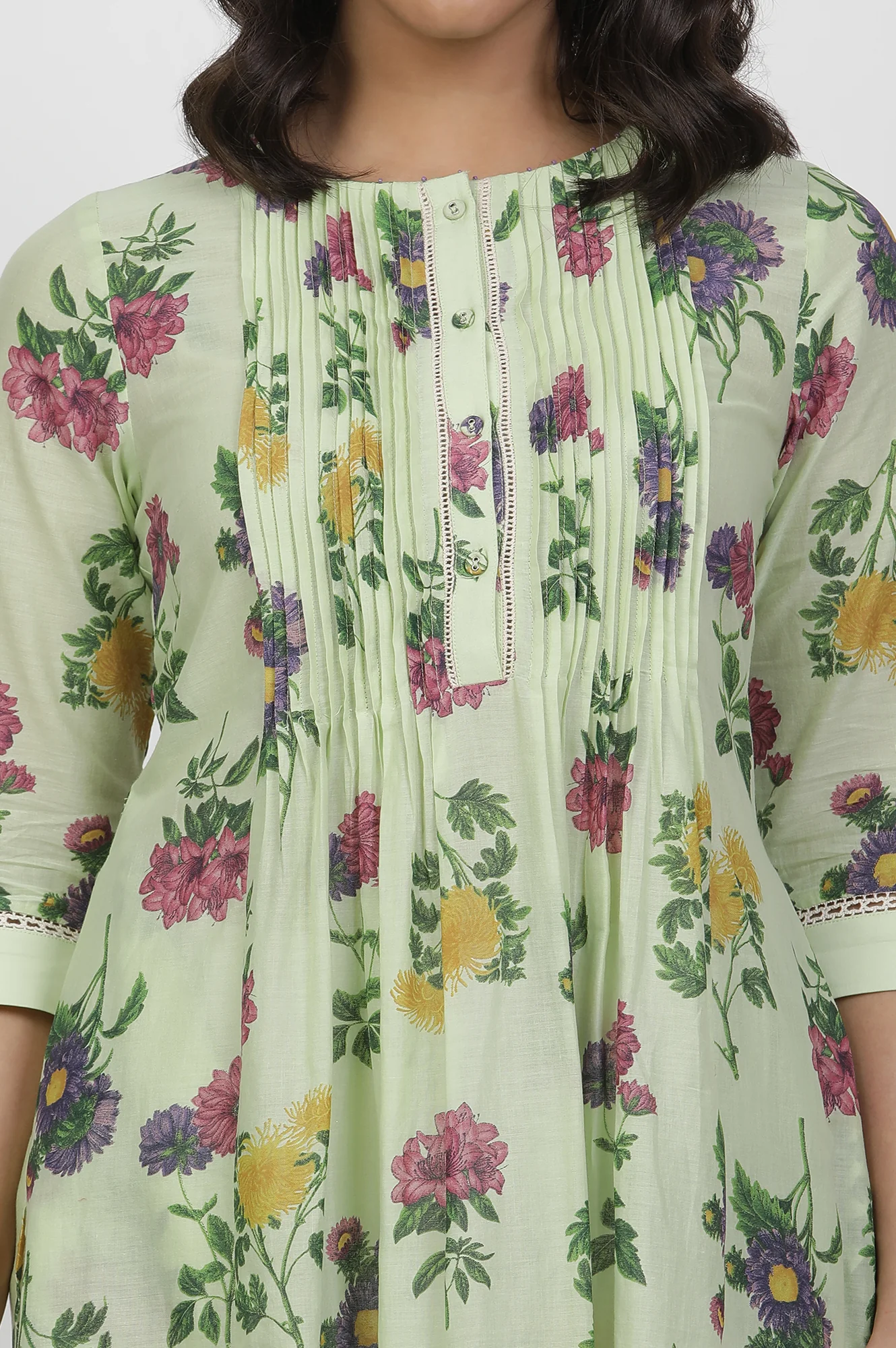 Green Floral Printed Flared Pintuck Kurta - Image 6