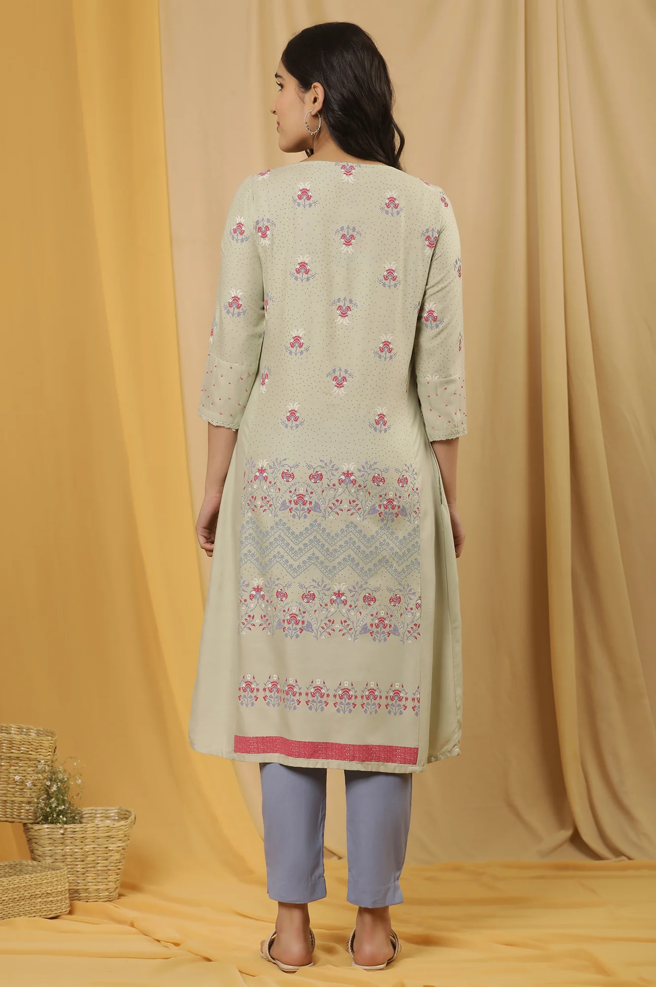 Green Printed Mock Layer Kurta And Pants Set - Image 4