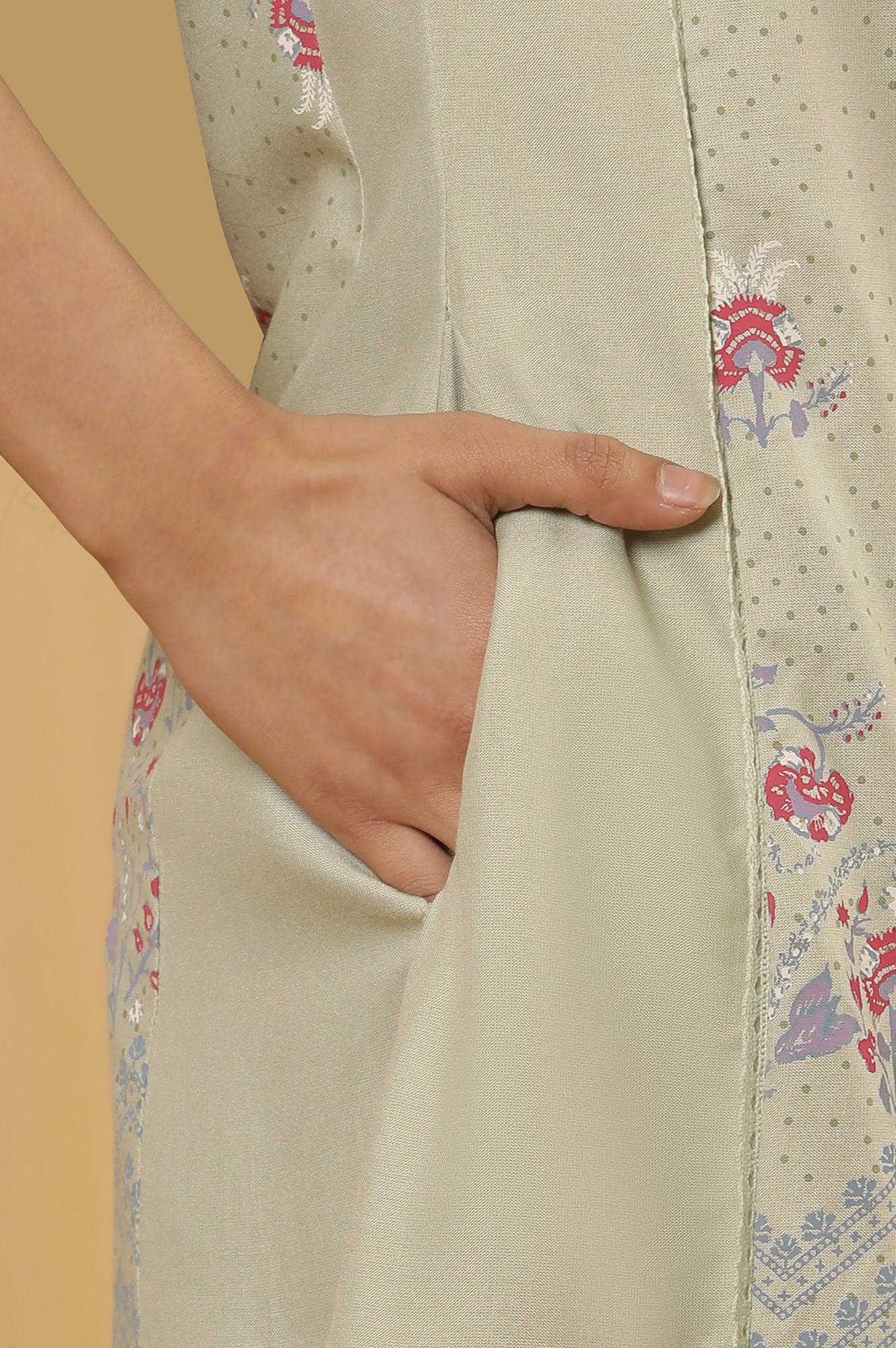 Green Printed Mock Layer Kurta And Pants Set - Image 8