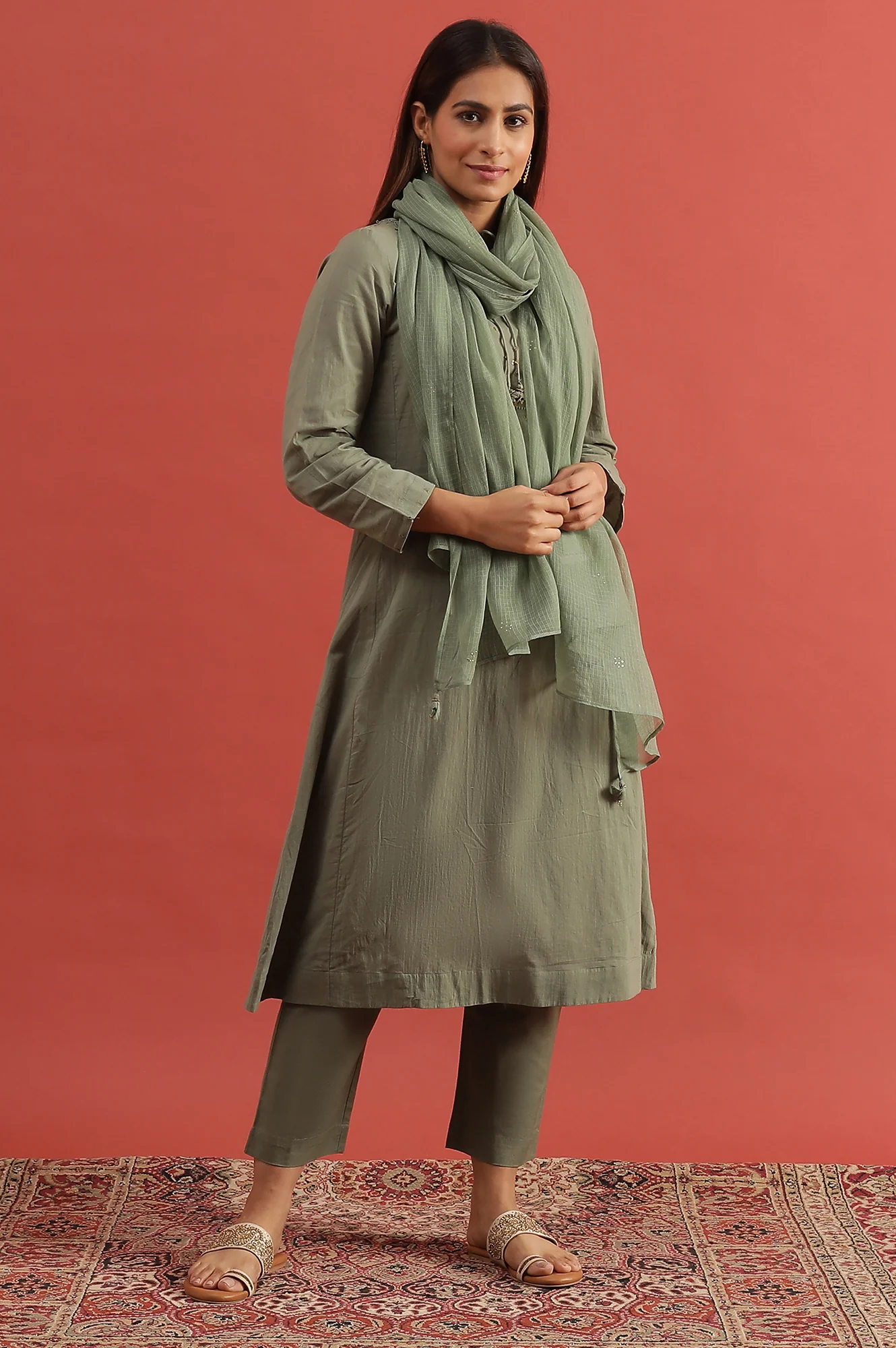 Green Solid Straight Pants - Image 5