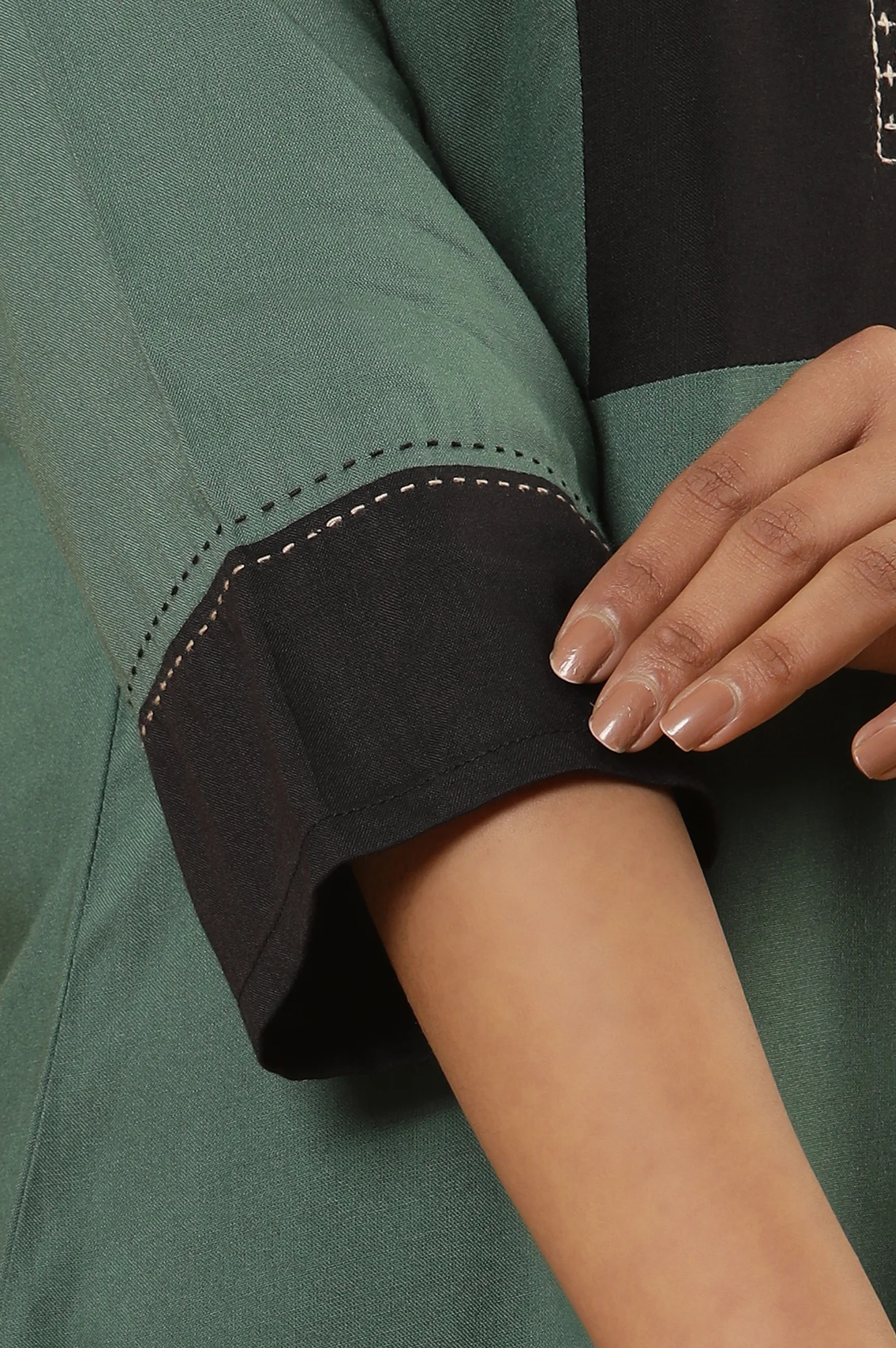 Green Straight Kurta And Trousers Set - Image 8