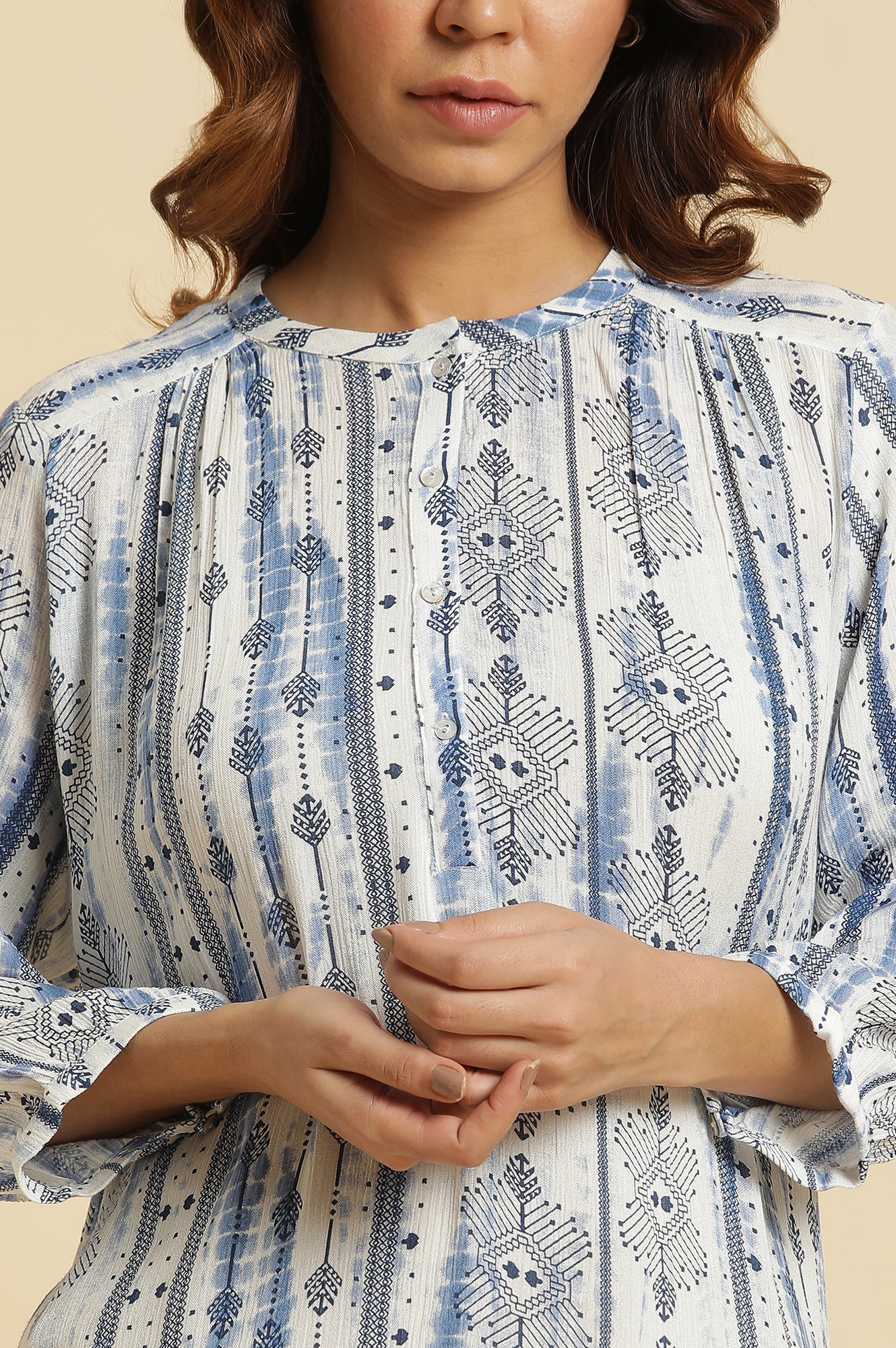 White and Blue Abstract Printed Mandarin Collar Straight Kurta - Image 8