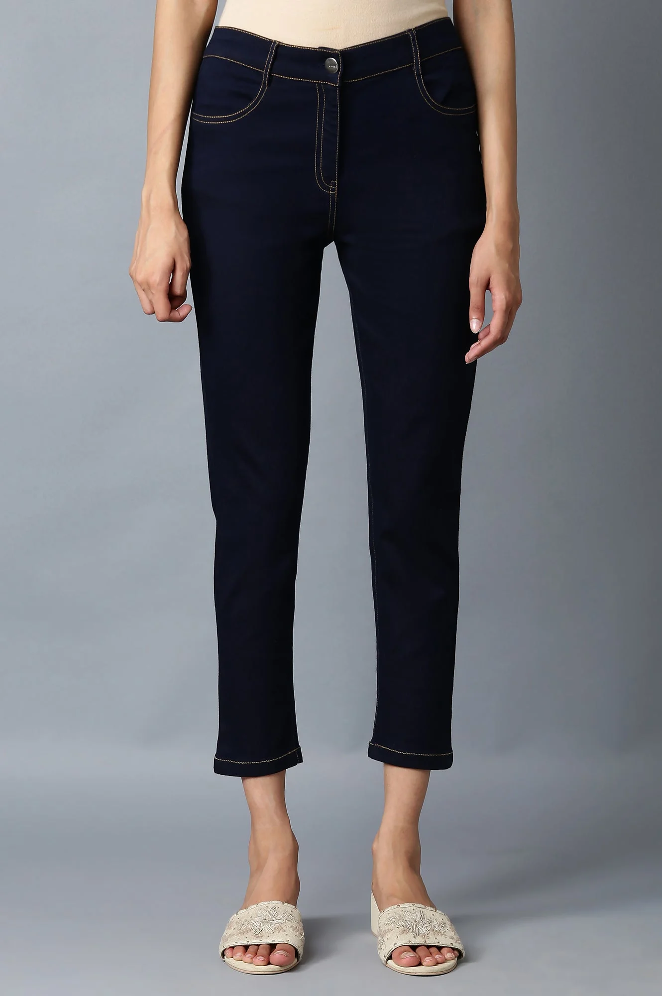 Elleven Women's Navy Blue Solid Slim Fit Denim Pants With Front Zip