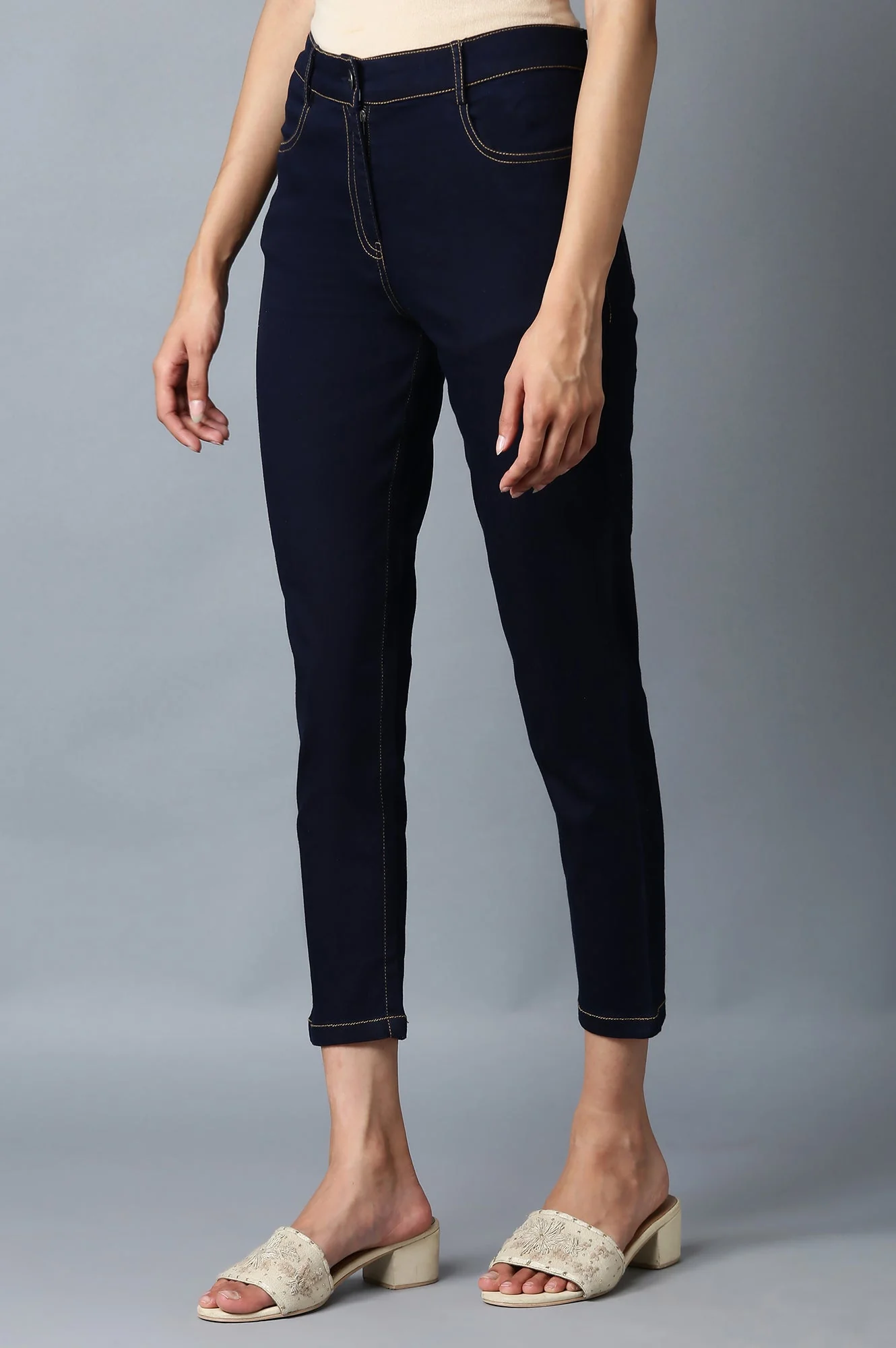 Elleven Women's Navy Blue Solid Slim Fit Denim Pants With Front Zip - Image 3