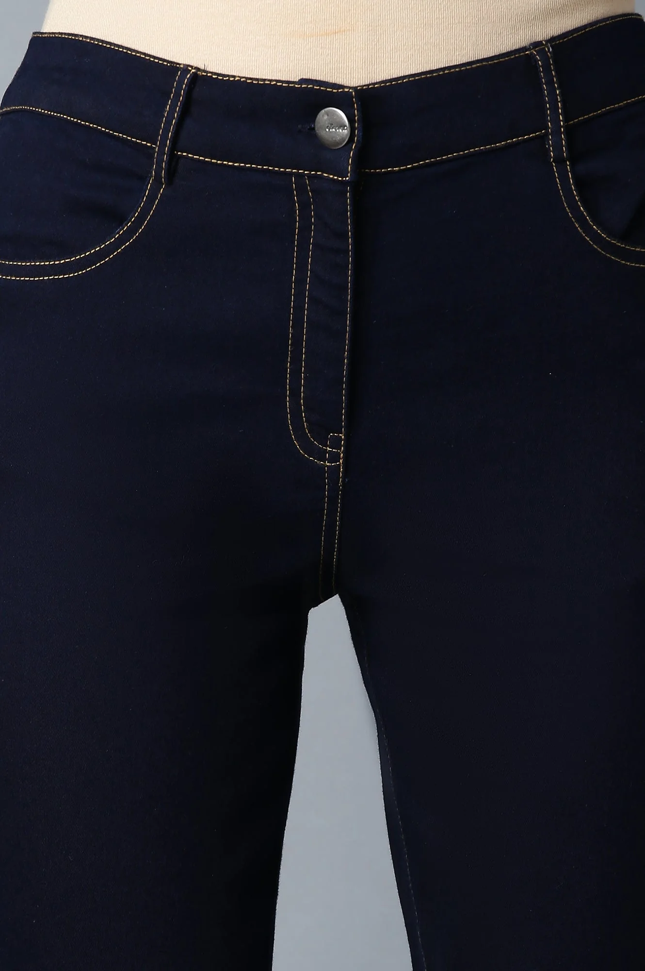 Elleven Women's Navy Blue Solid Slim Fit Denim Pants With Front Zip - Image 6