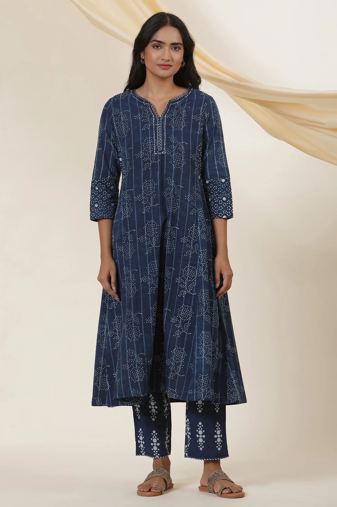 Indigo Booti Print Round Neck Kurta In Cotton Voile - Image 2