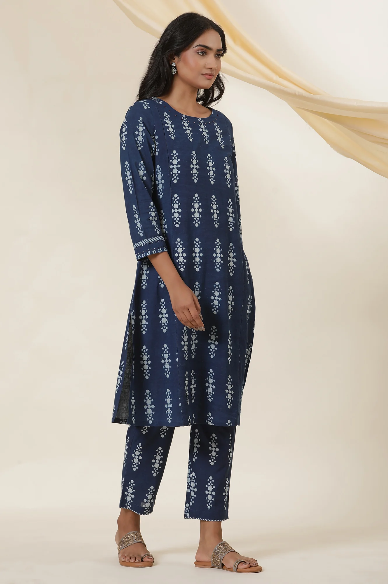Indigo Buti Block Print Round Neck Kurta - Image 5